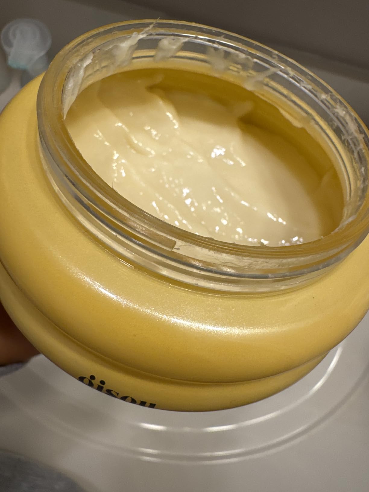 Gisou Honey Gloss Ceramide Therapy Hair Mask (7.8 fl oz) | Intense hydration, 4X stronger hair, glossy shine, no weigh down, powered by Mirsalehi Honey, ceramides & hyaluronic acid customer photo 2