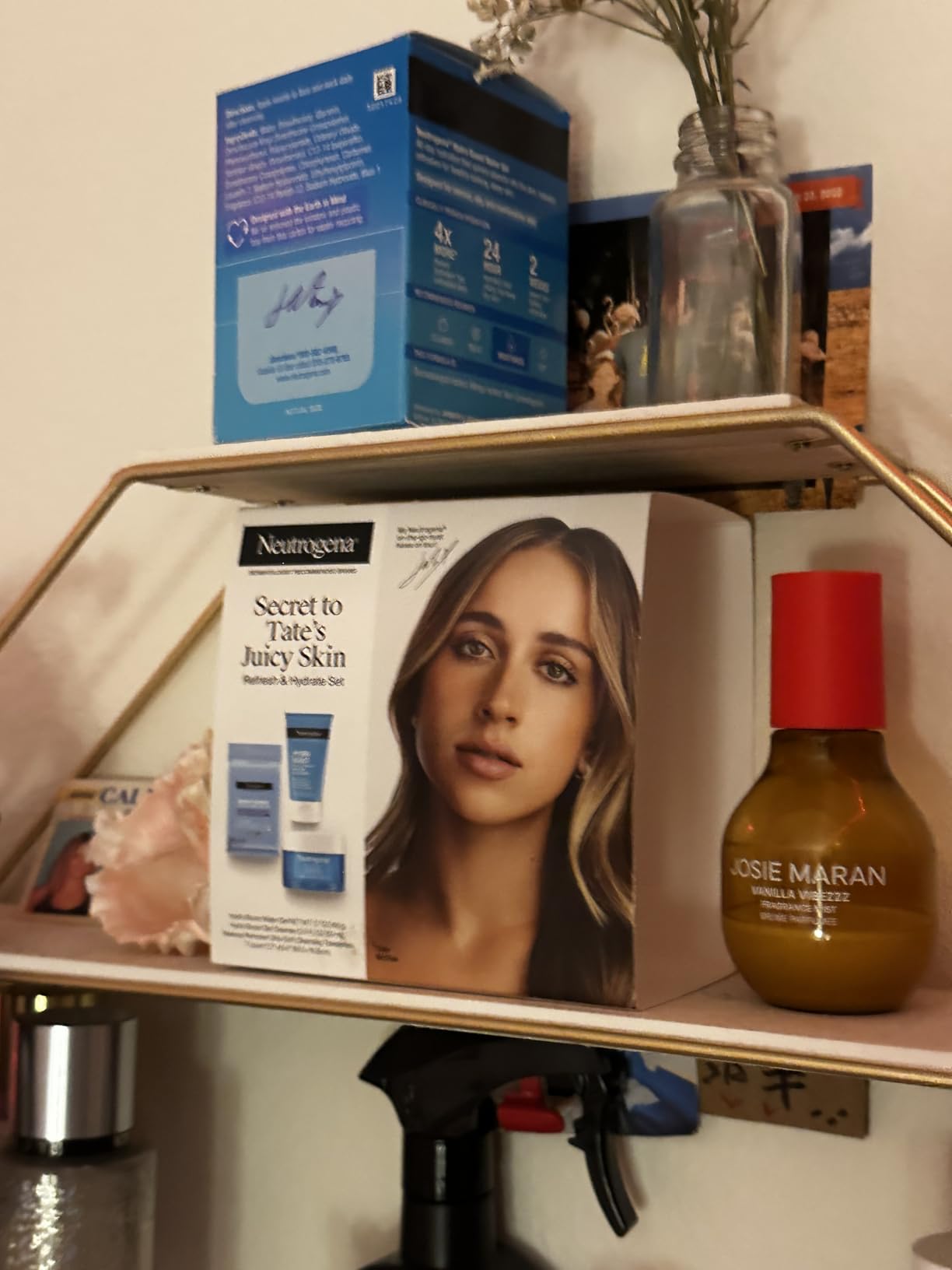 Neutrogena Refresh & Hydrate Skin Care Set, Gift Set with Tate McRae's Must-Haves, Includes Makeup Remover Wipes, Gel Facial Cleanser, & Water Gel Face Moisturizer, Travel Size, 3 Items customer photo 1