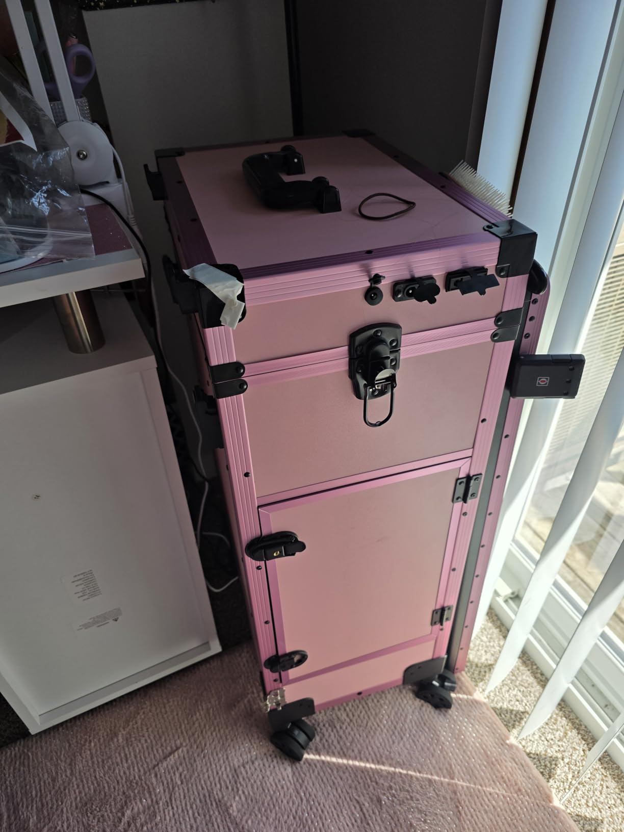 Portable Nail Desk for Nail Tech, Foldable Manicure Table with 3 Drawers & Mirror, Rolling Nail Table with Lockable Train Case, Nail Polish Organizer, Mobile Nail Tech Workstation with Wheels, Black customer photo 1