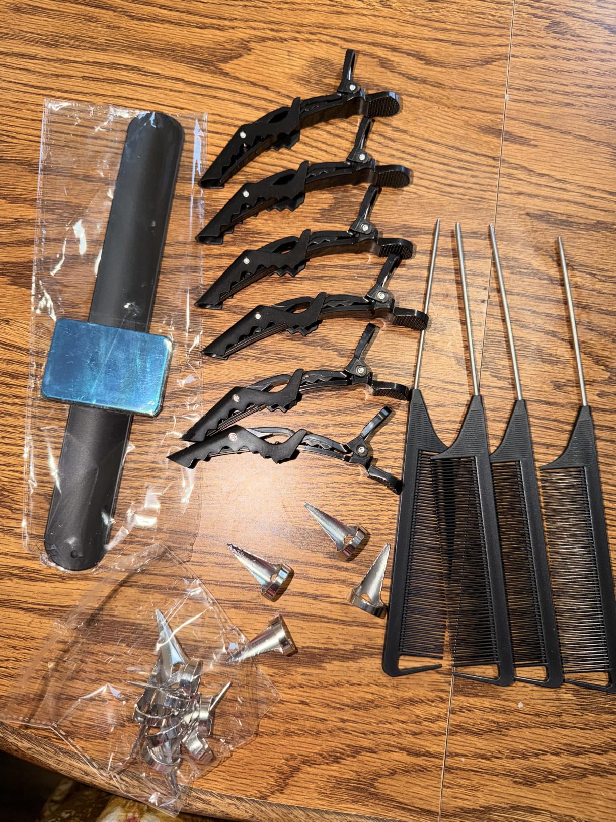 23 Pieces Hair Braiding Tools Set, Hair Parting Tool, Parting Comb | Magnetic Wrist Pin Holder, 6 Sectioning Clips, 4 Rat Tail Combs, 12 Hair Parting Rings for Braiding customer photo 2
