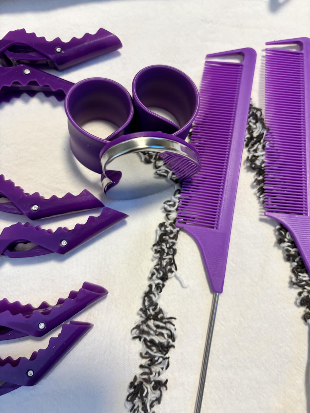 23 Pieces Hair Parting Tools Set, Hair Braiding Tool, Rat Tail Combs, Magnetic Wrist Pin Holder, 6 Sectioning Clips, 4 Rat Tail Combs, 12 Hair Parting Rings for Braiding customer photo 2