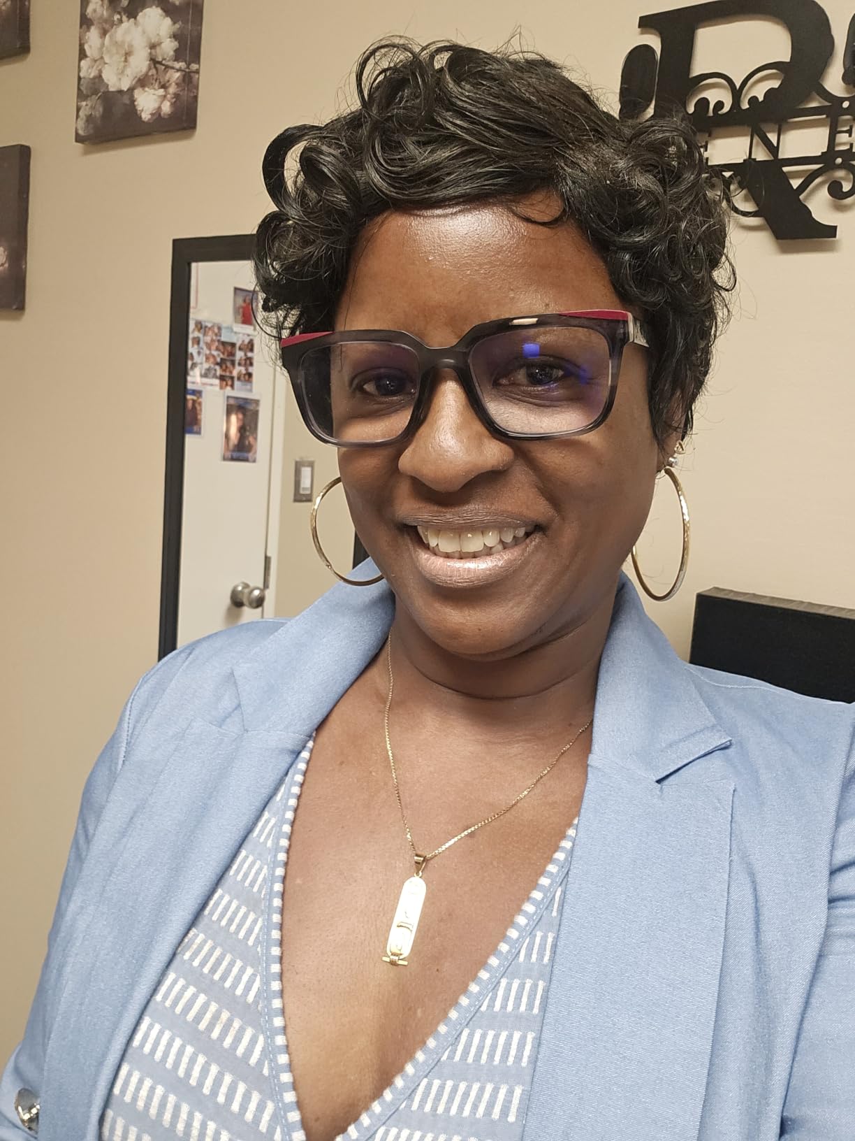 VRZ Pixie Cut Wigs for Black Women Brazilian Curly Pixie Cut Wig Human Hair Glueless Short Layered Wigs With Bangs Natural Black Color No Glue Human Hair Wig for Daily Use customer photo 2
