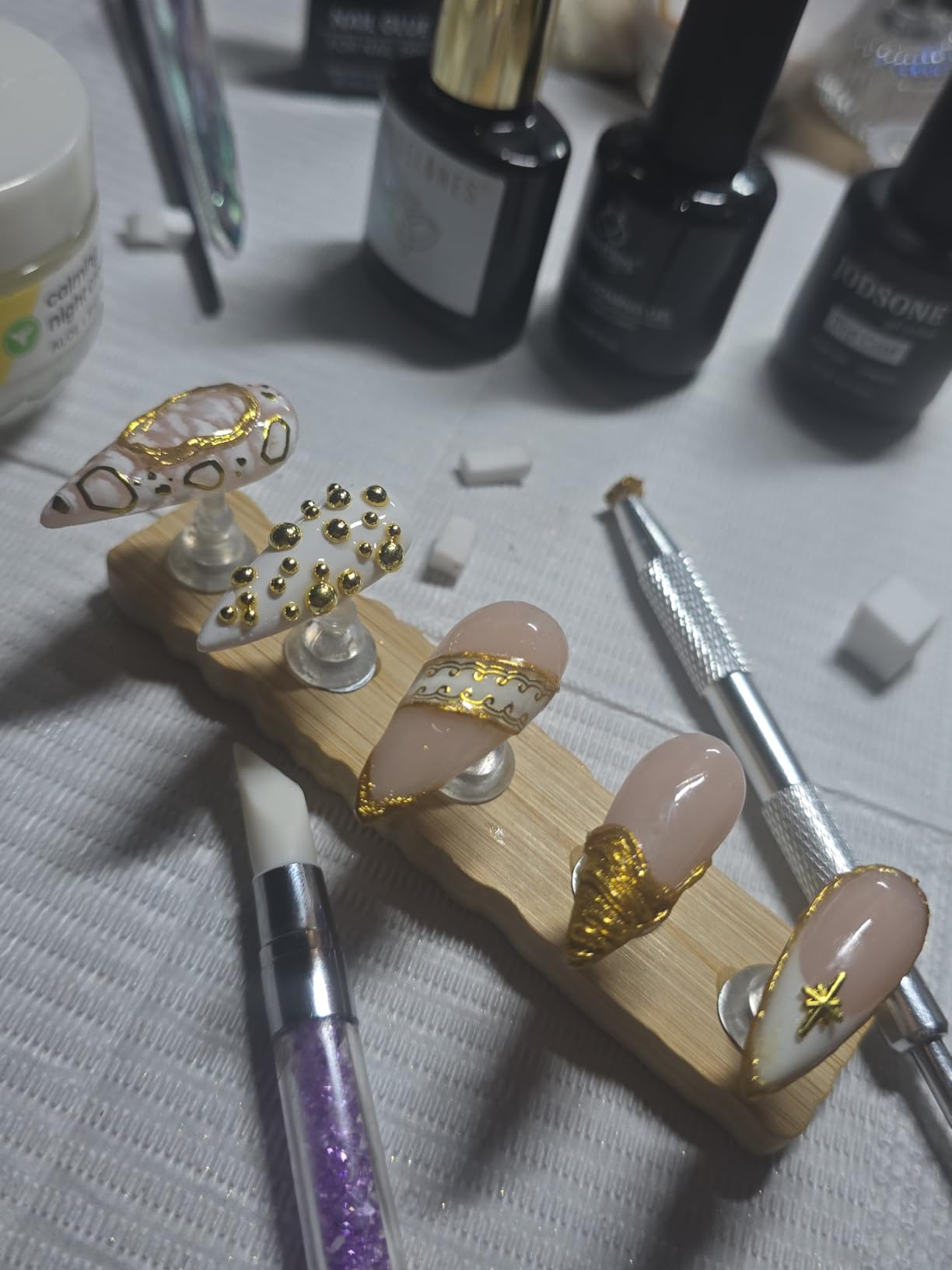 Teenitor Gold Chrome Nail Powder Kit with Nail Charms and Gems, Pearl Nail Chrome Powder for Nails, Silver Crome Powder for Gel Nails, Nail Supplies Nail Decor customer photo 2