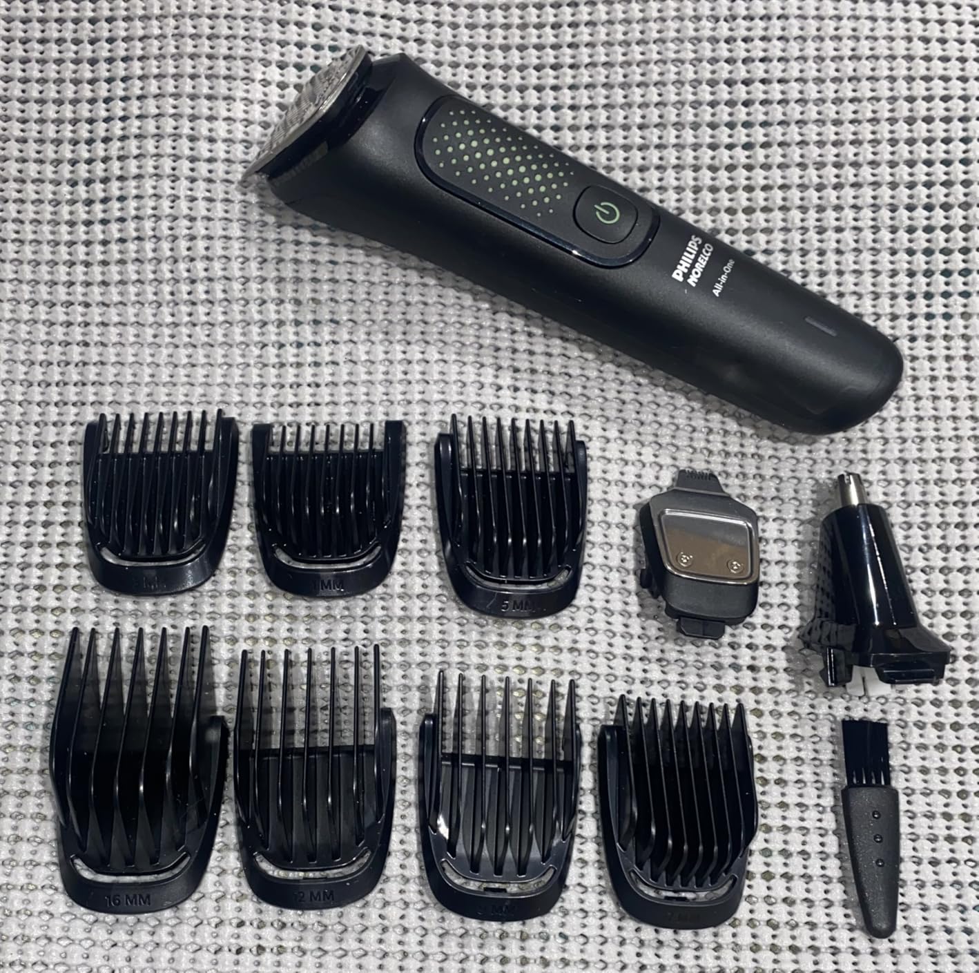 Norelco Philips All-in-One 3000 Series 13 in 1 Trimmer for Men, Beard Trimmer & Head Hair Clipper, Full Metal Self-Sharpening Blades & 8 Length Settings, MG3939/50 customer photo 2
