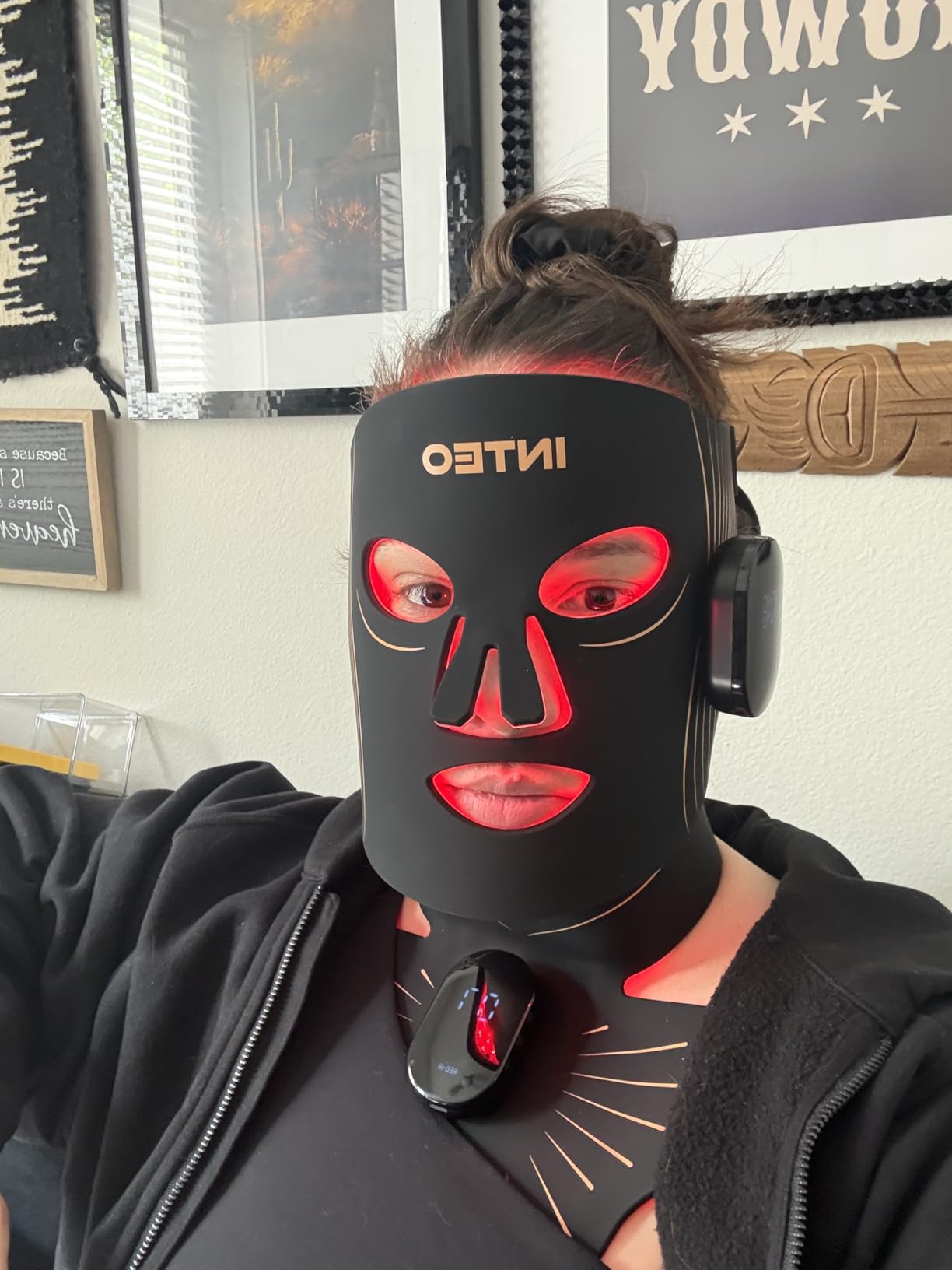 Red Light Therapy Mask for Face & Neck, Wireless LED Face Mask, 4 Modes customer photo 2