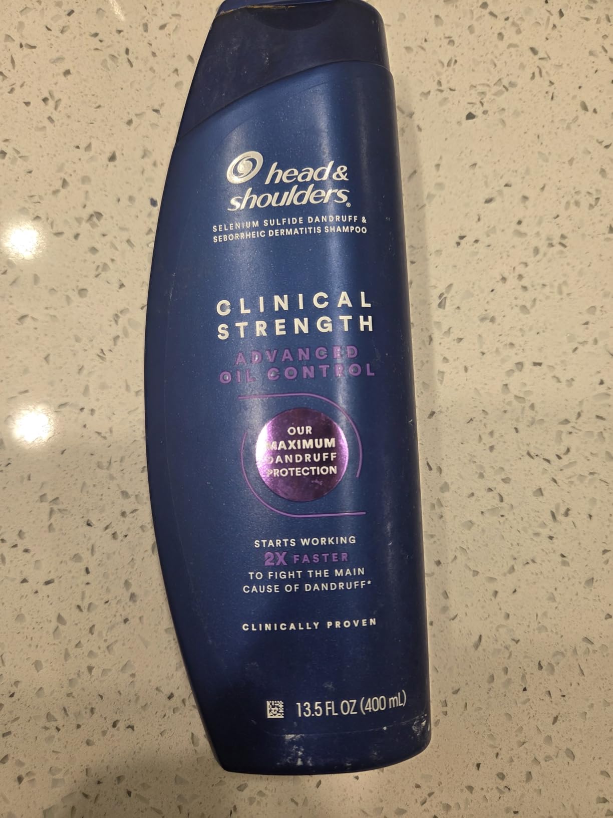 Head & Shoulders Anti-Dandruff Shampoo with 1% Selenium Sulfide, Clinical Strength Advanced Oil Control Twin Pack, Seborrheic Dermatitis Relief, Oily Scalp, 13.5 Fl Oz customer photo 1