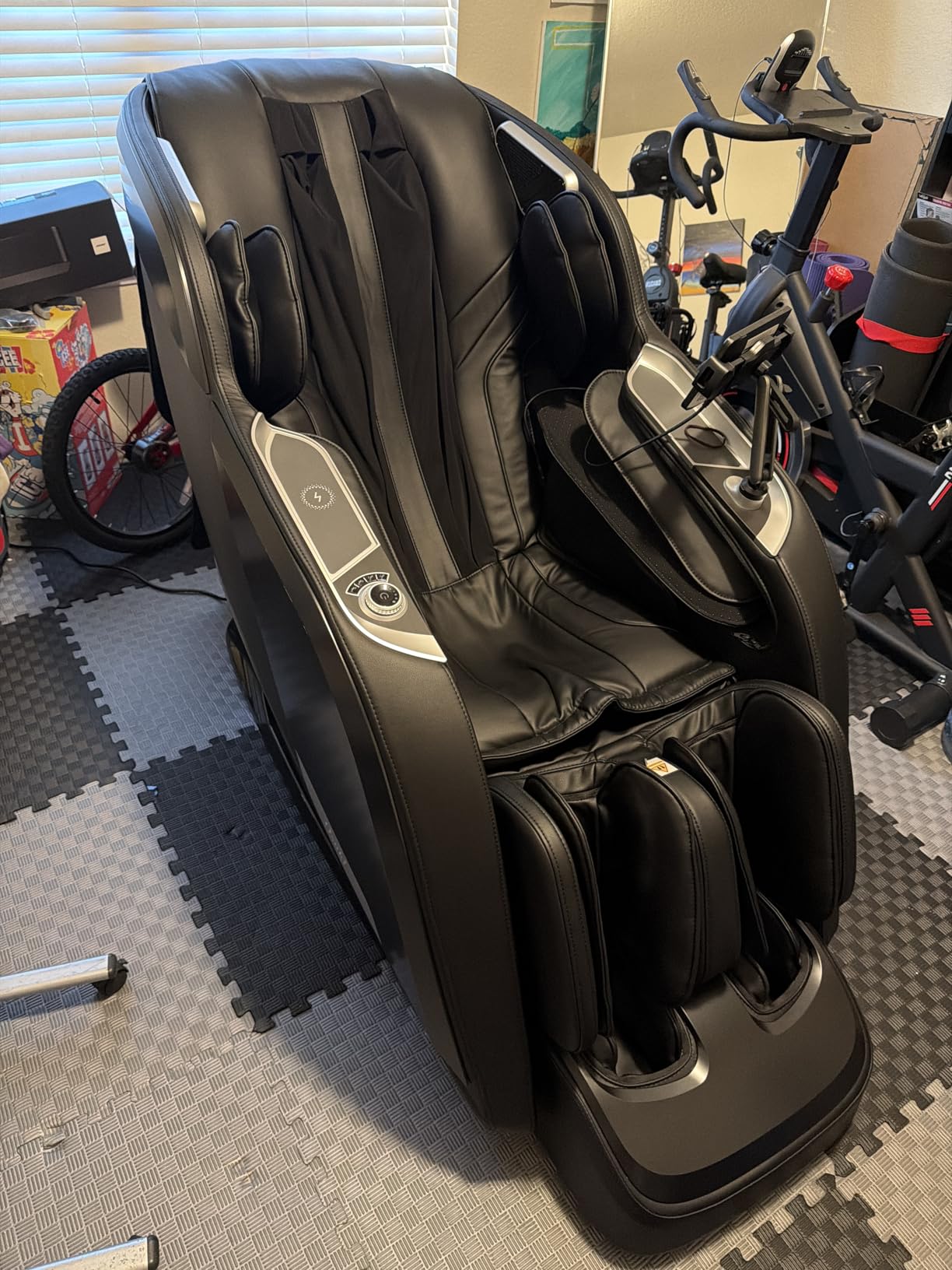 Osaki Vibe 4D Massage Chair, SL-Track Zero Gravity Recliner (Brown) | For Desk-Day Back, Neck & Leg Tension, 4D Zero-Gravity Massage, Deep Calf & Foot Relief, Fits Small Apartments, Heated customer photo 1