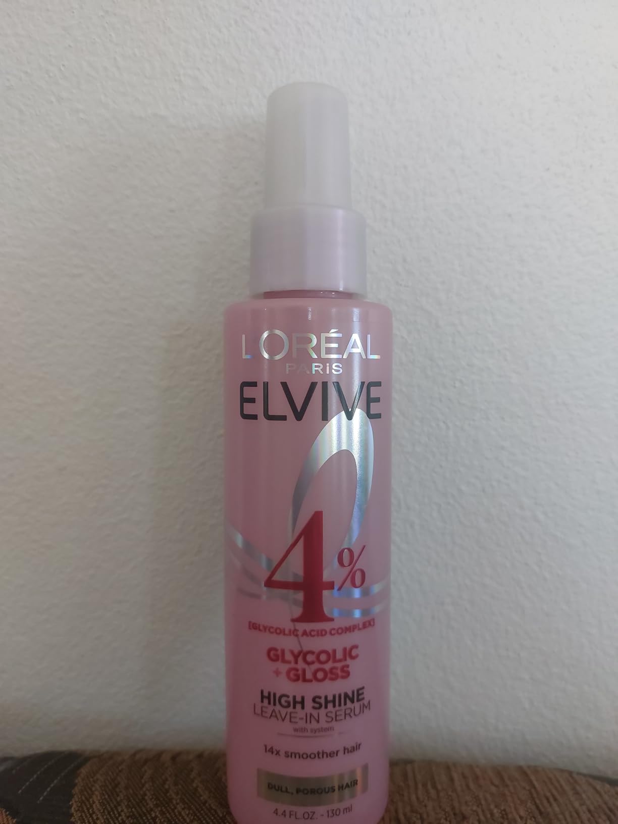 L'Oreal Paris Elvive Glycolic + Gloss High Shine Leave-In Hair Serum, Smooths Dull, Porous Hair Into High-Shine, Glossy Hair, 4.4 Fl Oz customer photo 1