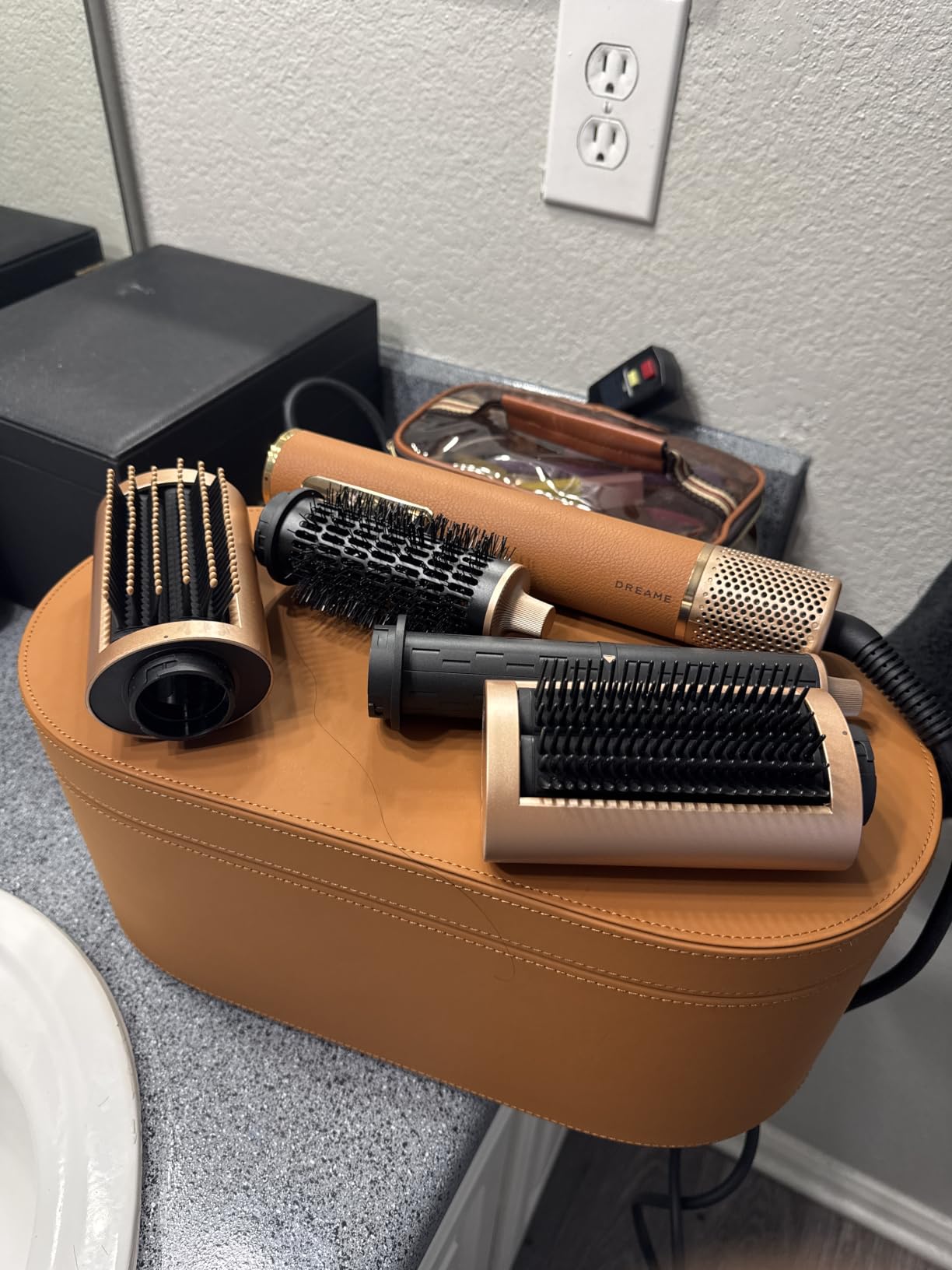 DREAME AirStyle Suite Pro Hair Styler & High-Speed Dryer, 110,000 RPM Motor, 3 Essential Snap-On Attachments for Curling, Volumizing & Fast Dry, Frizz Control, Cool Shot, Luxury Leather Travel Bag customer photo 1