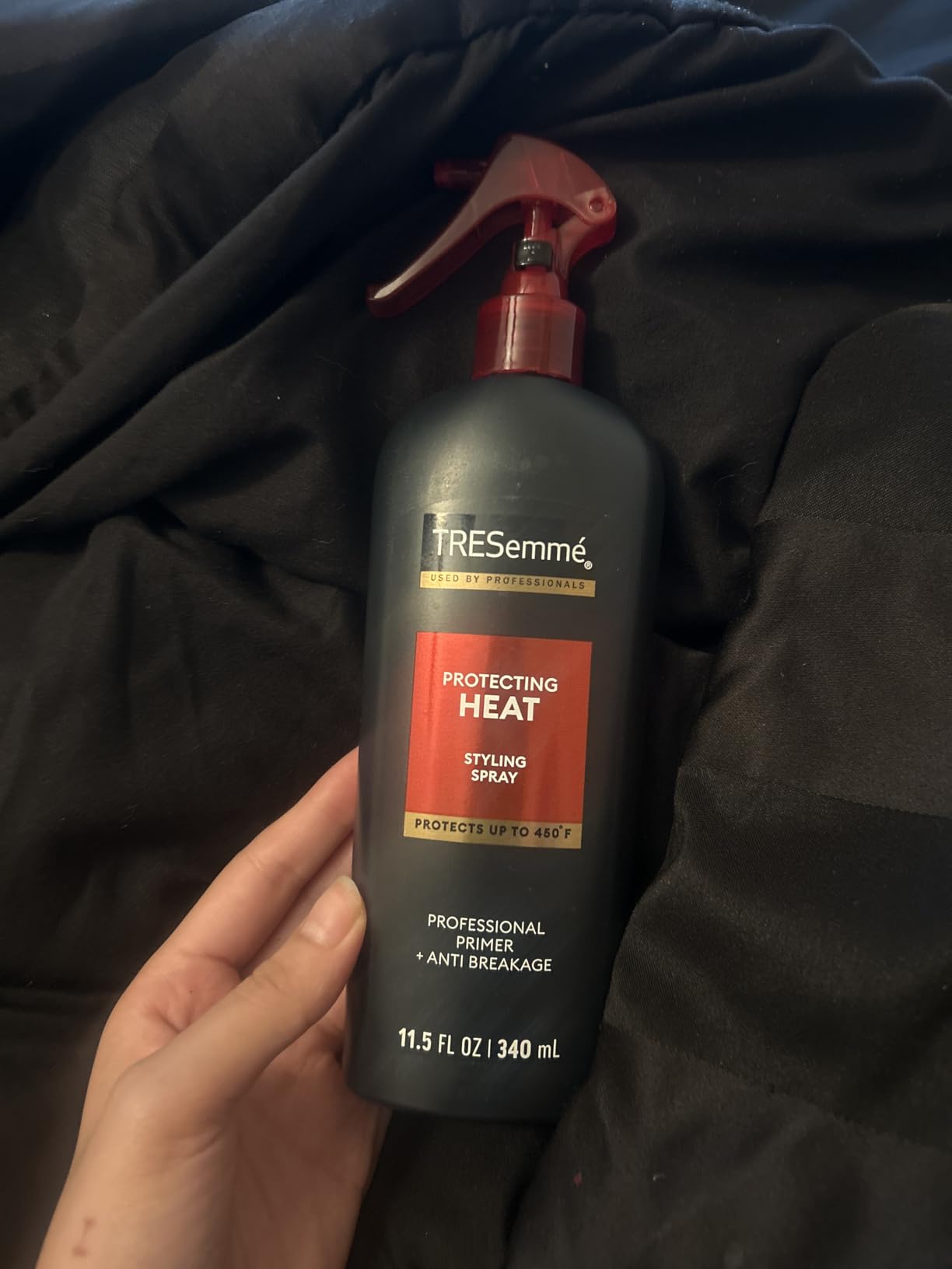 TRESemmé Styling Spray Protecting Heat for Taming Frizz & Reducing Breakage, with Protection up to 450°F, 11.5 Fl Oz customer photo 1
