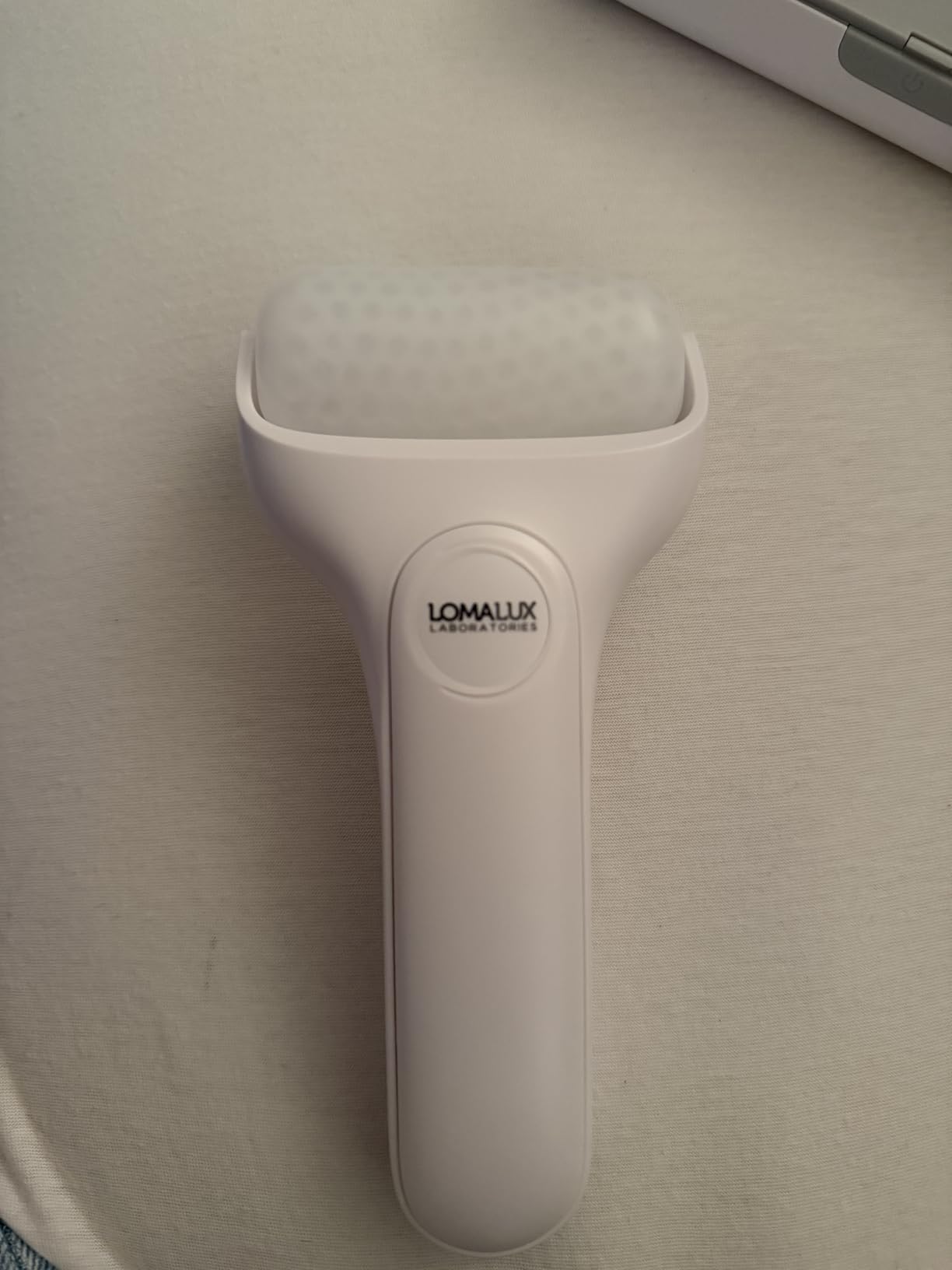 Loma Lux Cool IT! ICE Roller - Multi-Purpose Face & Body Cold Therapy for Skin Itch, Puffiness, Eczema, Minor Burns & Sunburn Relief | Soothing, Reusable customer photo 2