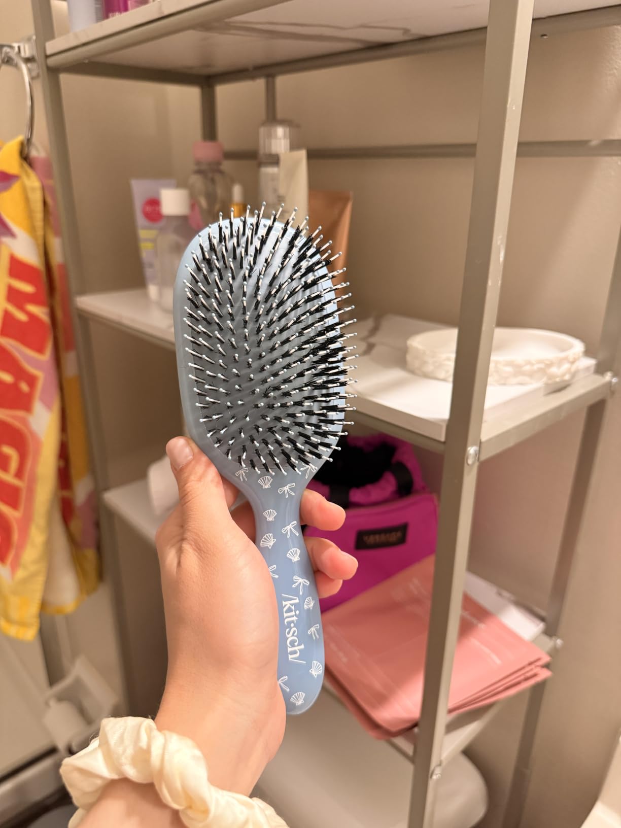 Kitsch Smooth & Polish Brush - Dual Bristle Detangler Brush, Shine & Frizz Control - Vegan Boar & Nylon Hair Brush w/Cushioned Pad for Scalp Massage - Hair Care Tool for All Hair Types - Soft Violet customer photo 1