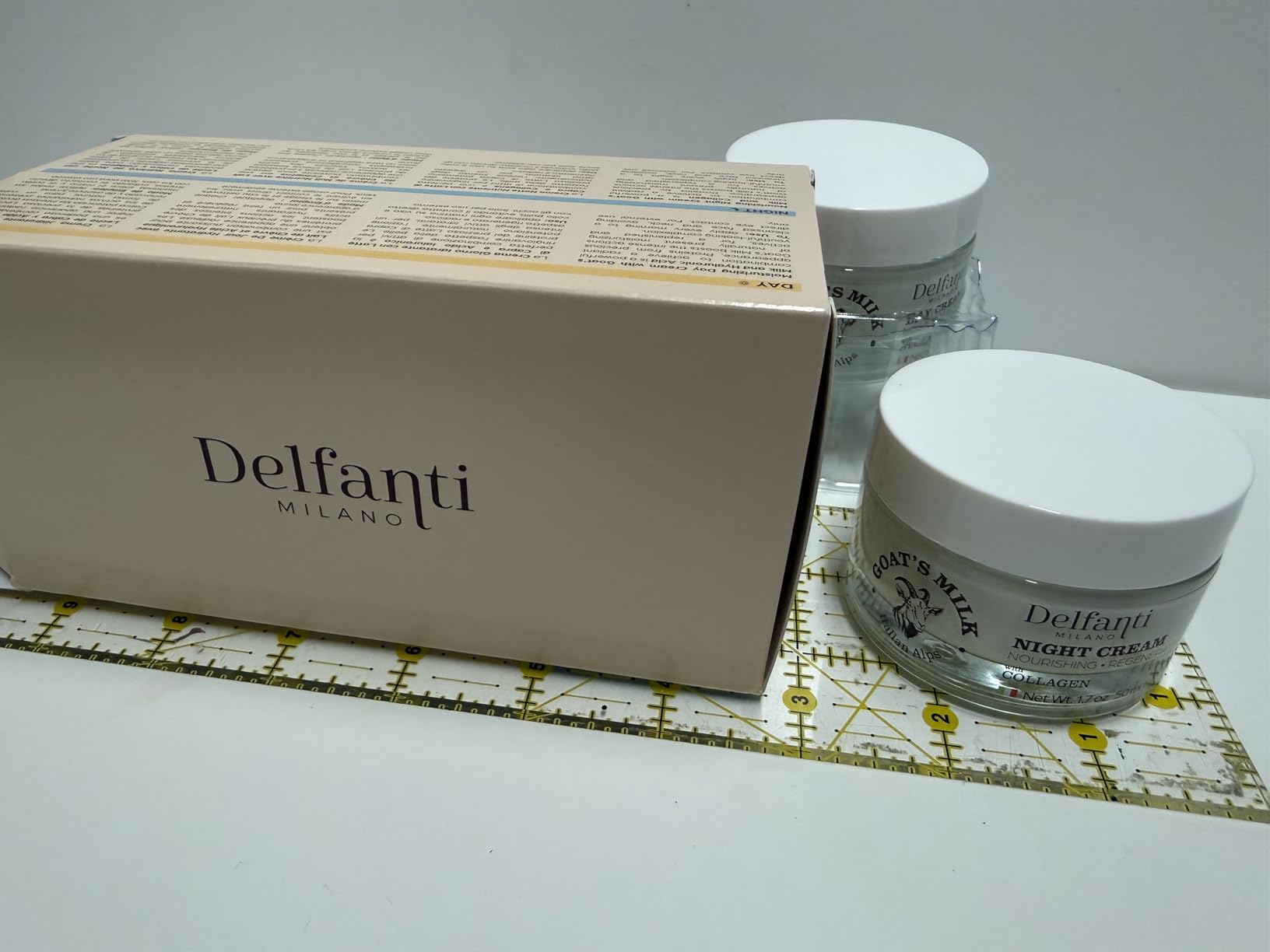 Delfanti-Milano FULL SIZE DUO PACK - GOAT'S MILK with HYALURONIC ACID Day Cream and GOAT'S MILK with COLLAGEN Night Cream - Face and Neck Moisturizer - 2 x 1.7 oz jars - Made in Italy customer photo 1