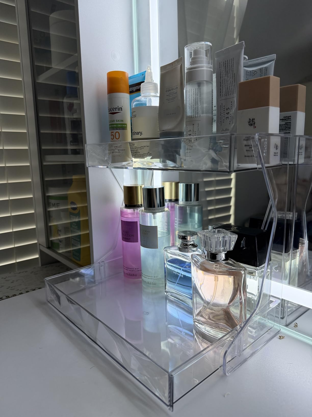 Perfume Organizer for Vanity, Premium Clear Acrylic Makeup Organizer Countertop with Non-Slip Trays, Easy 30-Second Assembly, Holds 12-16 Bottles for Bathroom & Dresser customer photo 1