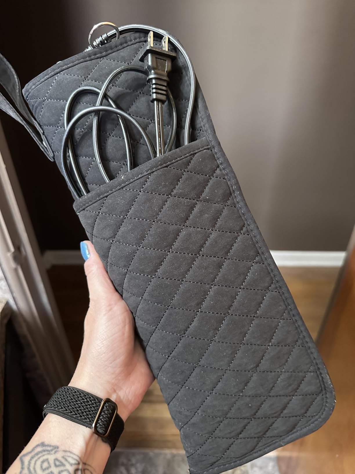2-in-1 Heat Resistant Mat & Bag, Oversized Curling Iron Holder Pad, Portable Travel Storage Cover Pouch for Flat Iron, Hair Straightener & Hot Hair Styling Tools customer photo 2