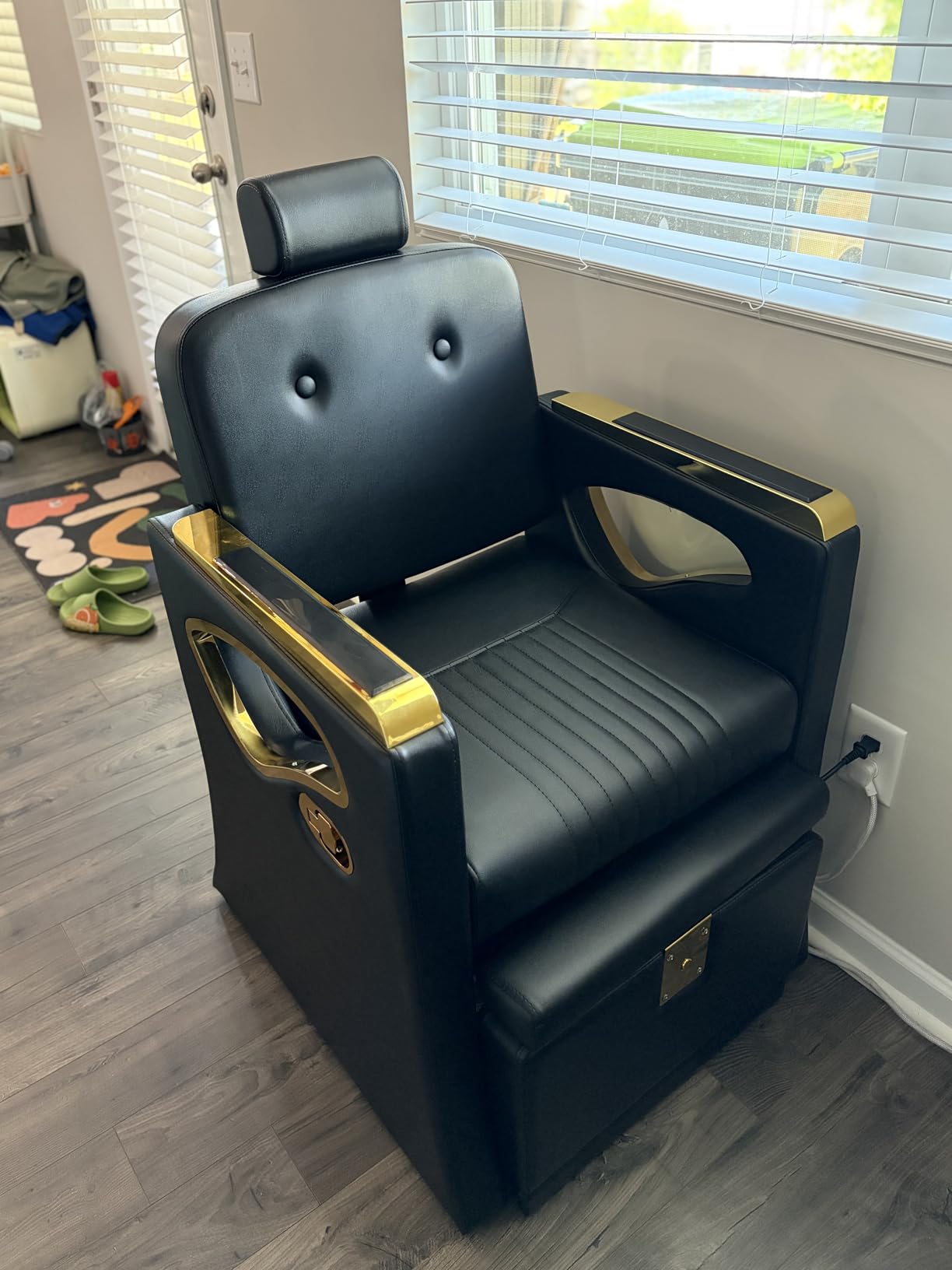 Pedicure Chair No Plumbing, Reclining Pedicure Chair with Hydraulic Rolling Stool, Nail Salon Manicure Chair with Adjustable Headrest and Footrest for Spa, Black Gold customer photo 1