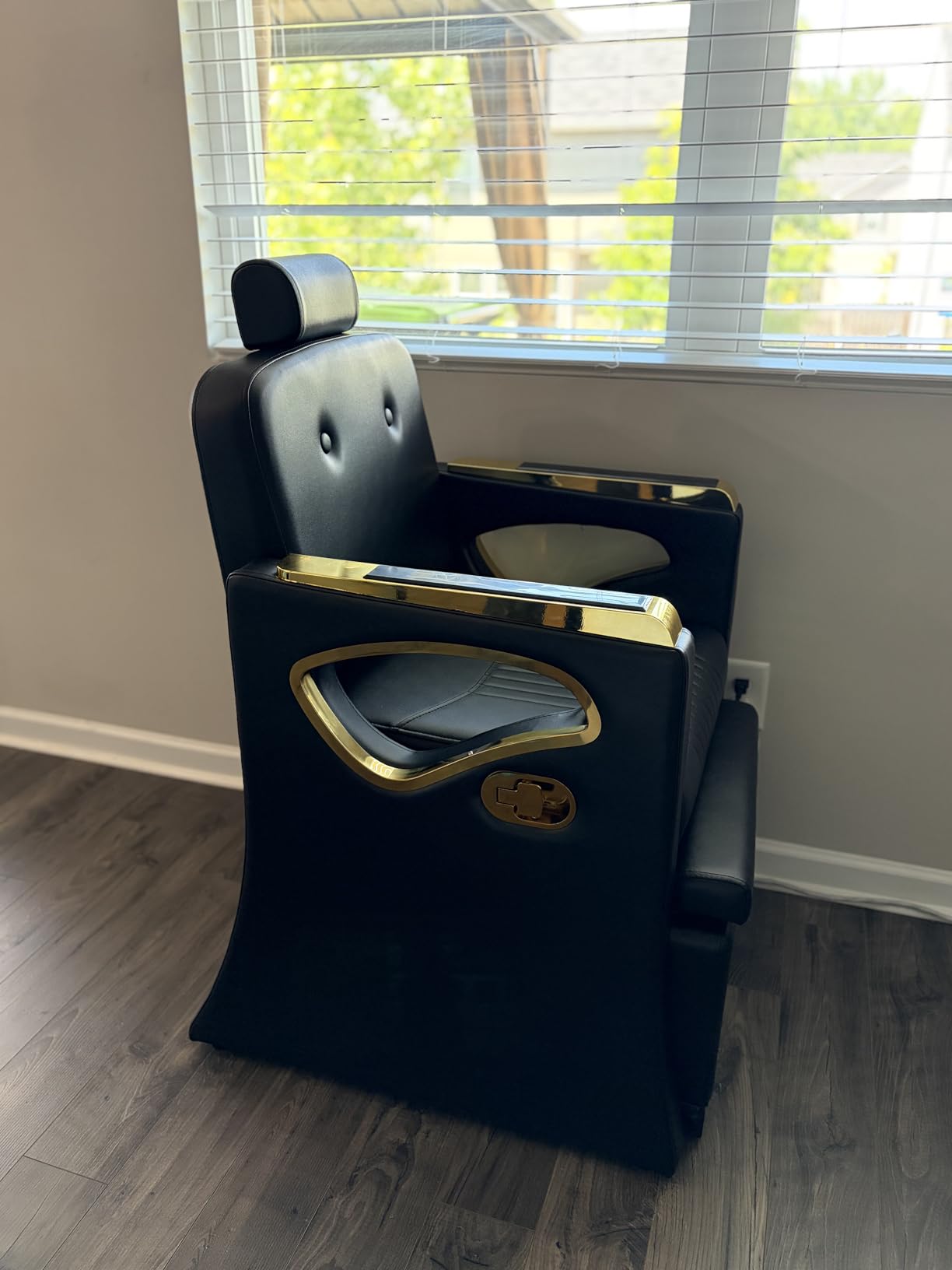 Pedicure Chair No Plumbing, Reclining Pedicure Chair with Hydraulic Rolling Stool, Nail Salon Manicure Chair with Adjustable Headrest and Footrest for Spa, Black Gold customer photo 2