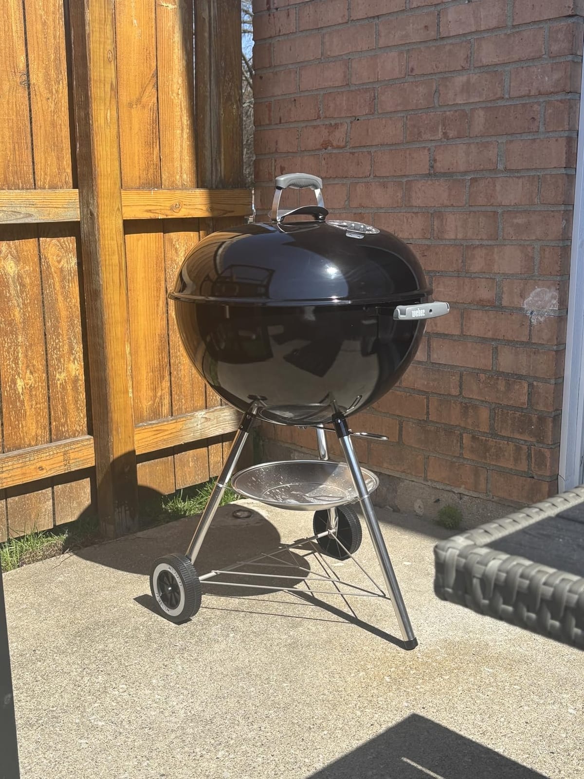Weber Original Kettle Charcoal Grill, 22-Inch, Black | Classic Outdoor BBQ Grill with One-Touch Cleaning System & Precise Temperature Control Dampers customer photo 1
