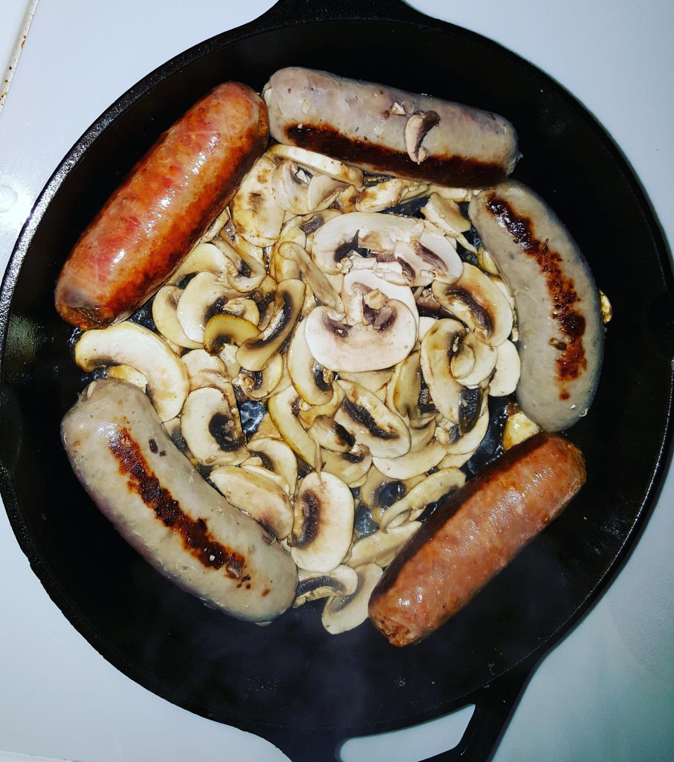 Lodge Seasoned Cast Iron Skillet 12 Inches - PFAS-Free, Non-Toxic Cookware customer photo 1