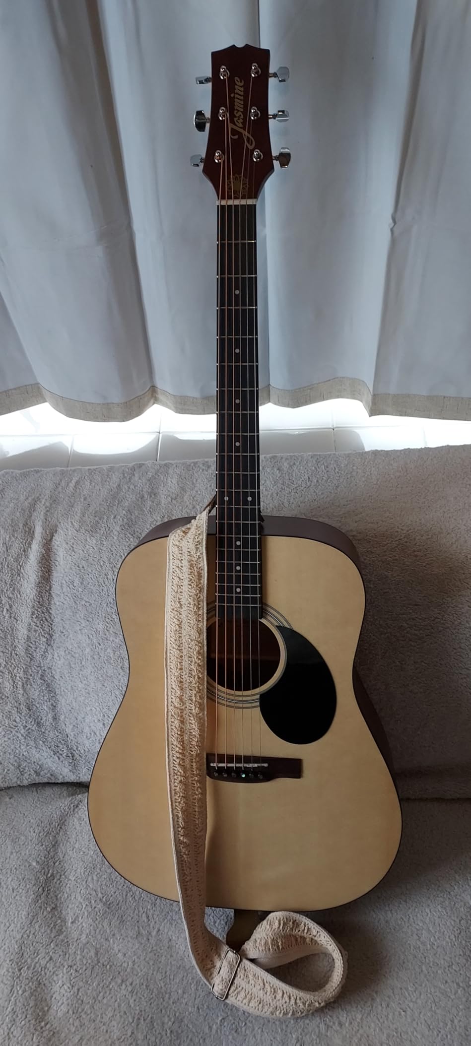 Jasmine S35 Dreadnought Acoustic Guitar - Full-Size Guitar for Beginners, Natural Finish, Right Hand customer photo 2