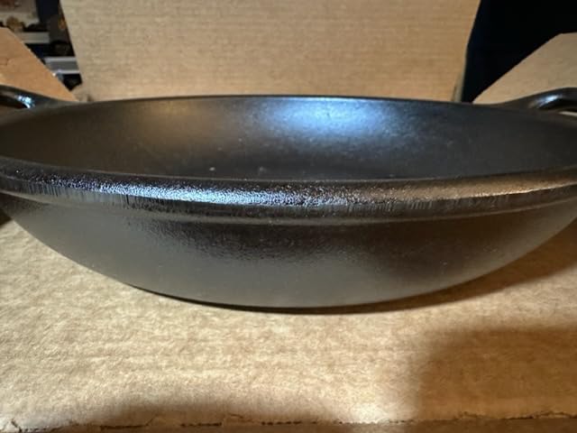 Lodge BOLD Pre-Seasoned Cast Iron Skillet, Loop Handles, 12 Inches customer photo 1