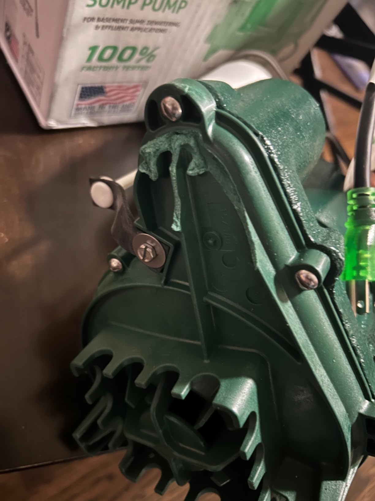 Zoeller M98 Flow-Mate Sump Pump - 1/2 HP - Cast Iron - LED Power Plug - High Flow - Vortex Impeller - Stainless Steel Hardware - Factory Tested and Float Operated - Submersible Sump Pump - 115V customer photo 2