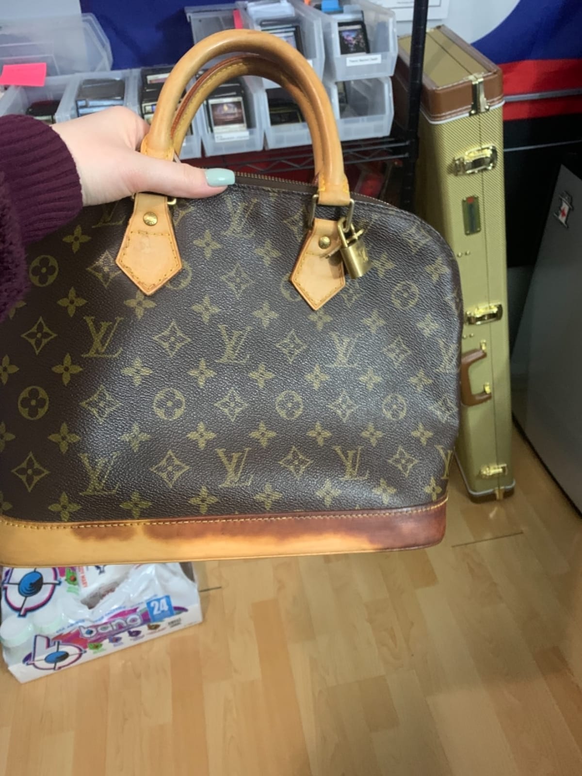 Apple Brand Leather Cleaner & Conditioner Kit, For Bags, Boots, Accessories | Wax-free cleaner and conditioner pair. Also for furniture, auto interiors, luggage and handbags. customer photo 2
