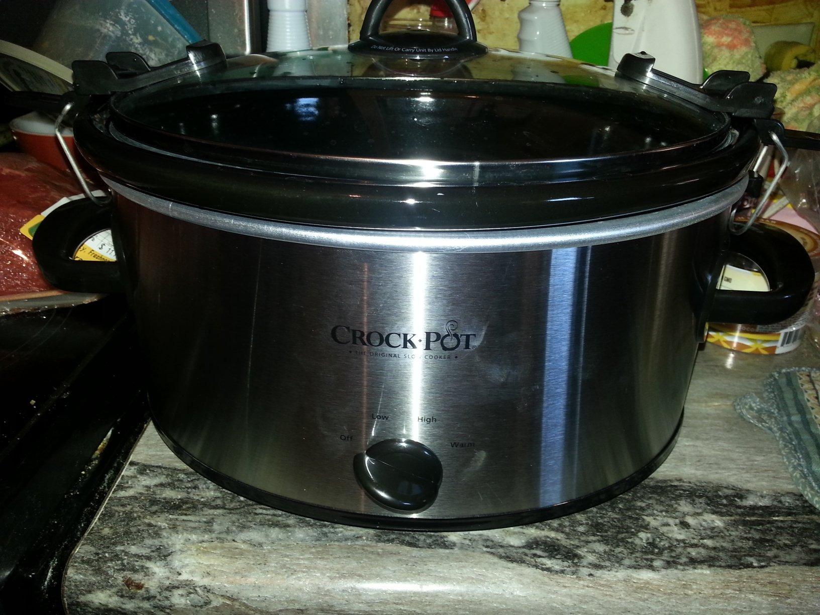 Crock-Pot Cook N Carry Oval Manual Portable Slow Cooker, Silver, 6-Quart | Travel-Proof Locking Lid, Serves 7+, High/Low/Warm Settings, Removable Dishwasher-Safe Stoneware, for Potlucks & Tailgating customer photo 2