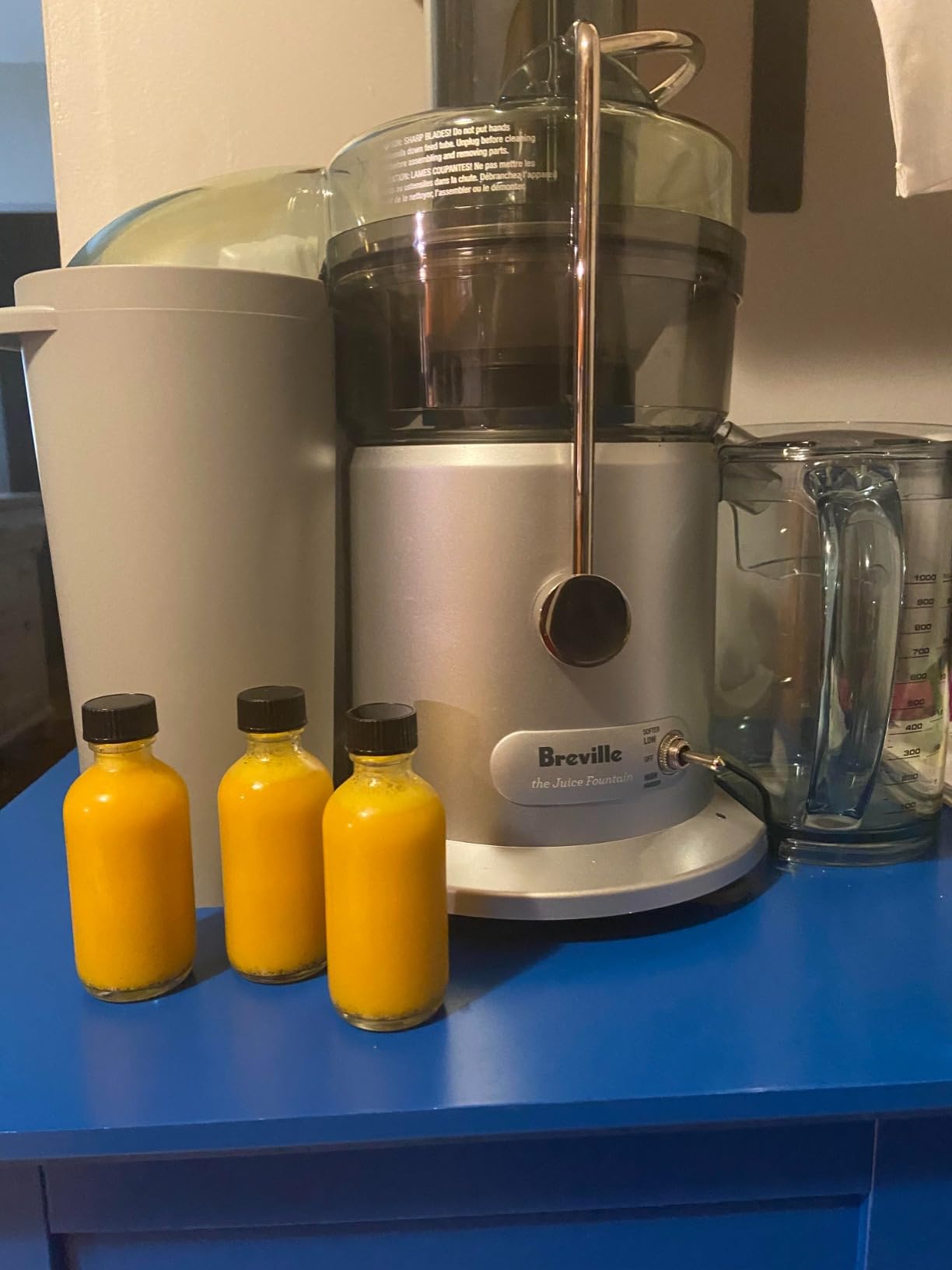 Breville JE98XL Juice Fountain Plus, Silver | Juice whole fruits and vegetables with dual-speed centrifugal juicer with a 850W motor and 3-inch wide chute customer photo 1