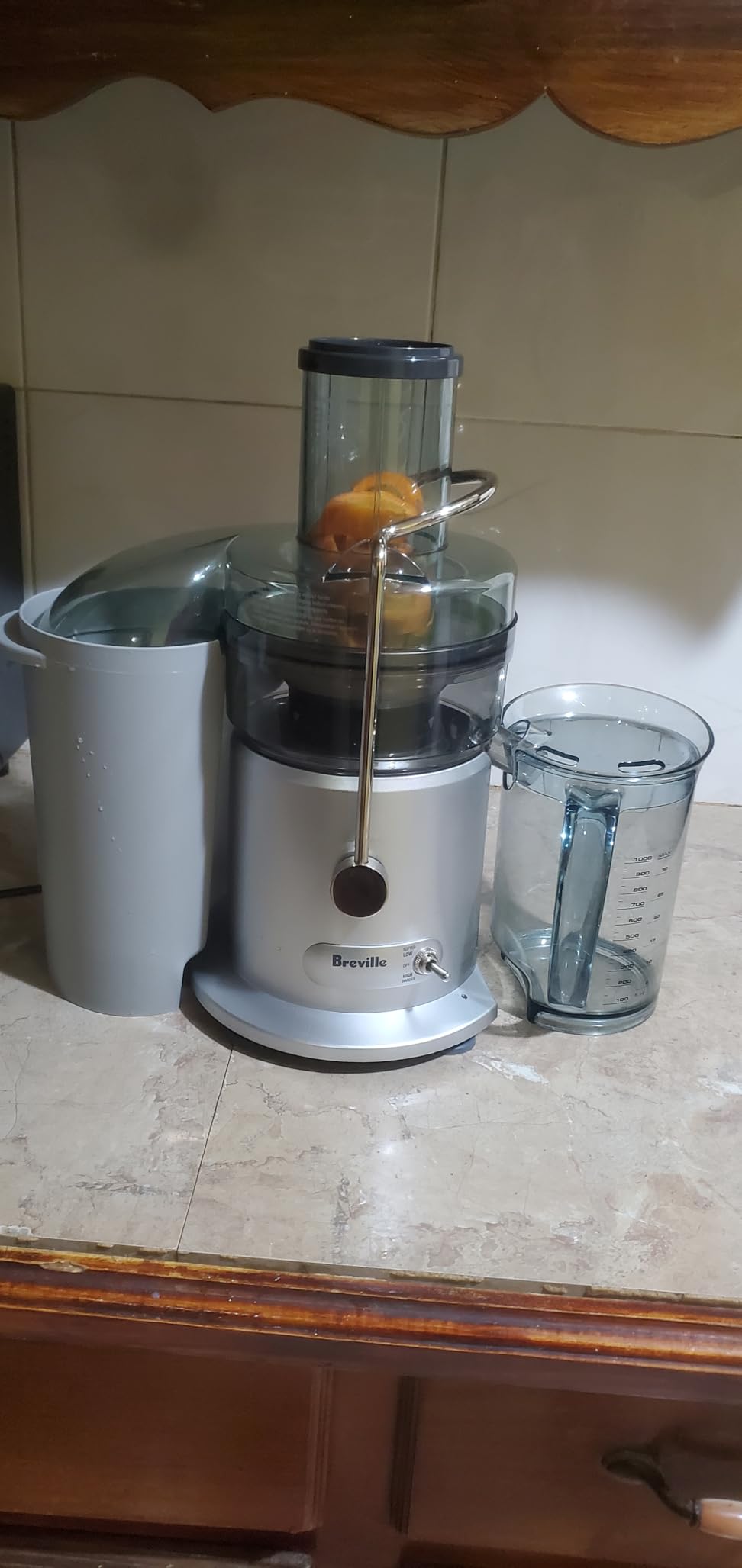 Breville JE98XL Juice Fountain Plus, Silver | Juice whole fruits and vegetables with dual-speed centrifugal juicer with a 850W motor and 3-inch wide chute customer photo 2