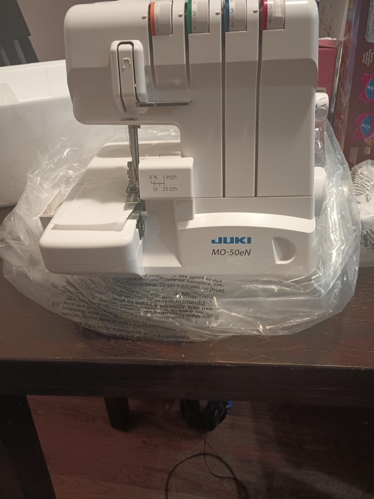Juki MO-50E, 3 or 4 Thread Serger, Lay In Tensions, Adjustable Differential Feed, Built In Rolled Hem, Automatic Lower Looper Threader, Retractable Upper Knife (MO-50E/UL) customer photo 1