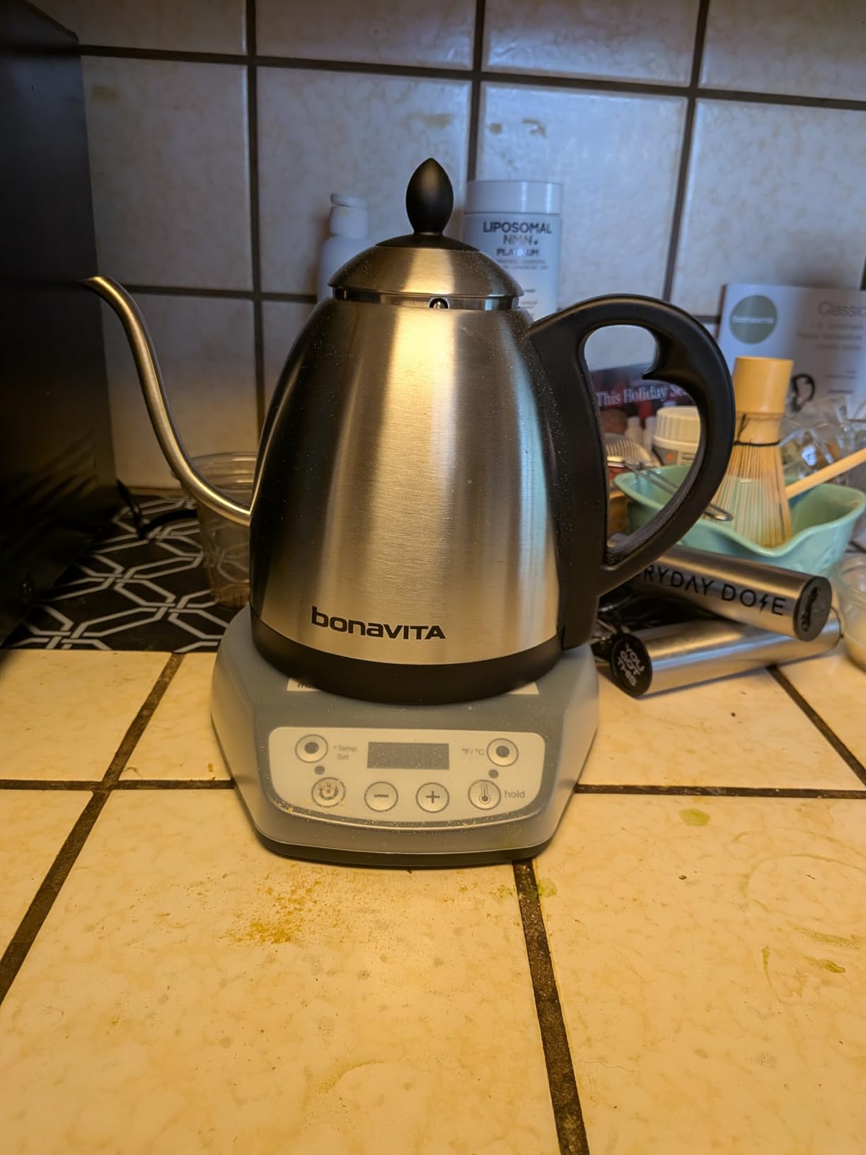 Bonavita 1L Digital Variable Temperature Gooseneck Electric Kettle for Coffee Brew and Tea Precise Pour Control, 6 Preset Temps, Café or Home Use, 1200 Watt, LED Panel, Stainless Steel customer photo 2