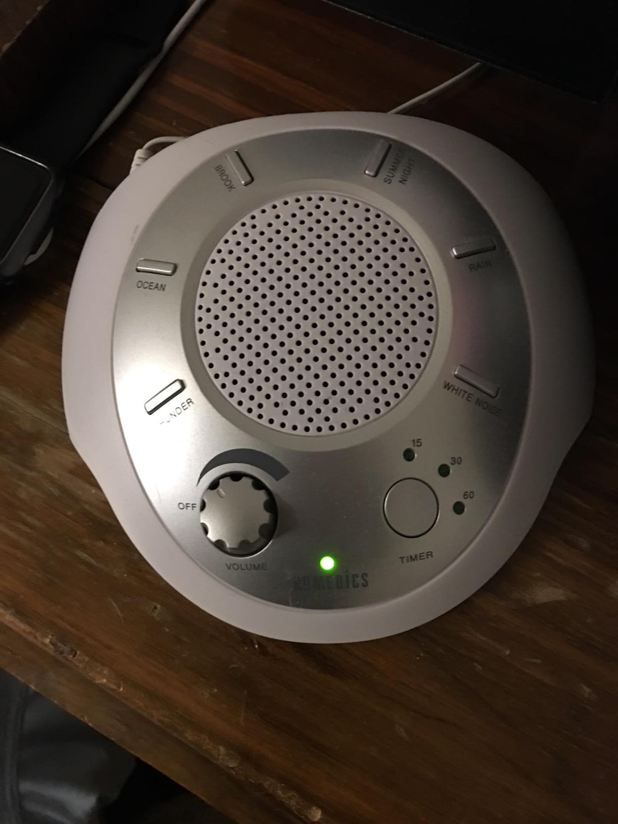 Homedics SoundSleep White Noise Sound Machine, Silver, Small Travel Size with 6 Relaxing Nature Sounds, Portable Therapy for Home, Office, Nursery, Auto-Off Timer customer photo 2