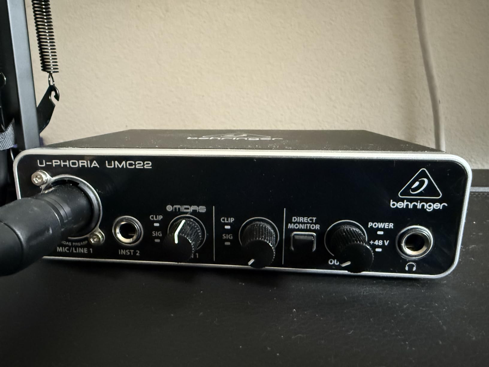 Behringer UMC22 Audiophile 2x2 USB Audio Interface with Midas Mic Preamplifier customer photo 2