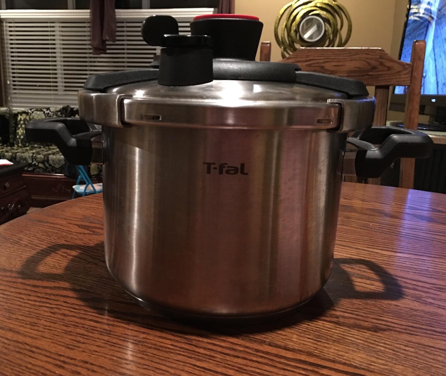 T-fal Clipso Stainless Steel Pressure Cooker, 6.3 Quart, Recipe Book, Steam Basket, Easy-Open Lid, Secure Locking System, Adjustable Pressure Valve, Induction Cookware, Pots and Pans, Kitchen, Silver customer photo 1