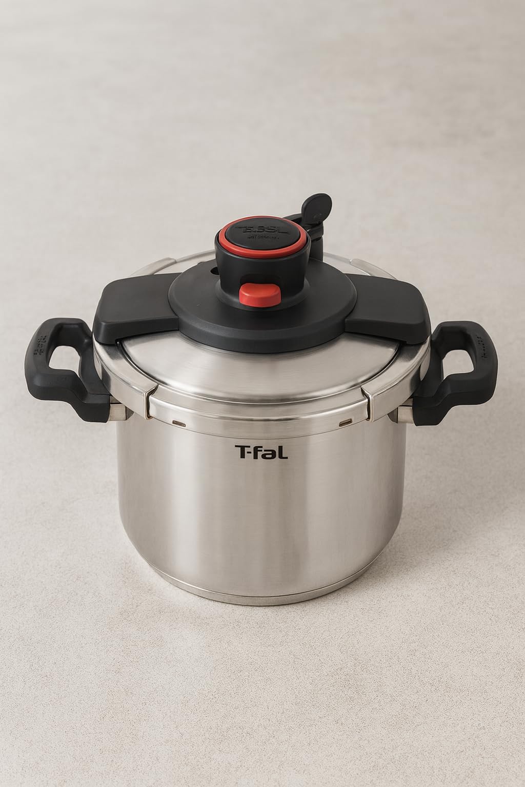 T-fal Clipso Stainless Steel Pressure Cooker, 6.3 Quart, Recipe Book, Steam Basket, Easy-Open Lid, Secure Locking System, Adjustable Pressure Valve, Induction Cookware, Pots and Pans, Kitchen, Silver customer photo 2