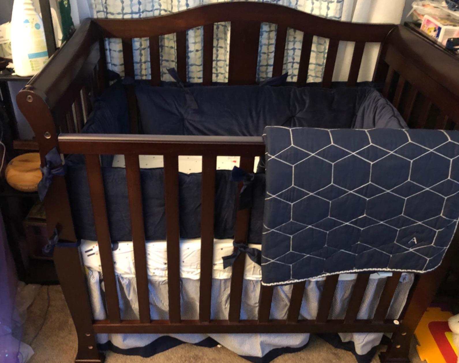 Dream On Me Addison 4-in-1 Convertible Mini Baby Crib in Espresso, GreenGuard Gold & JPMA, Non-Toxic, Pinewood, Converts to Mini Daybed & Twin Bed, 1