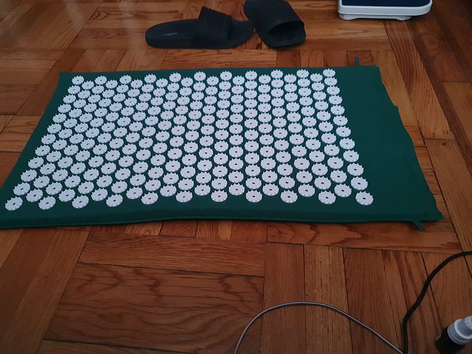 Sivan Back and Neck Pain Relief Acupressure Mat and Pillow Set, Chronic Back Pain Treatment - Relieves Your Stress of Lower Upper Back and Sciatic Pain - Green customer photo 1
