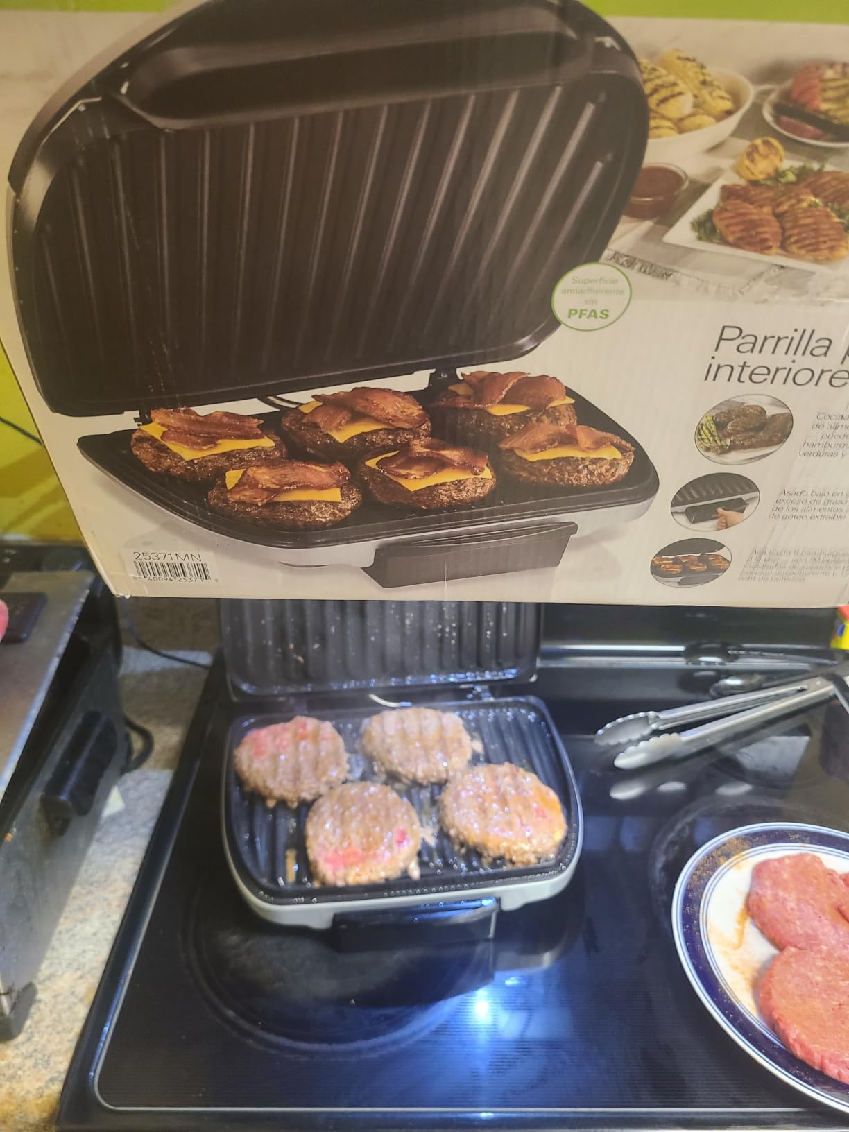 Hamilton Beach Electric Indoor Grill With Floating Hinge For Thicker Food | Large 90 sq. in. PFAS-Free Non-Stick Cooking Surface Fors 6 Burgers | Easy Clean Plates | 1200 Watts | Silver | 25371MN customer photo 1