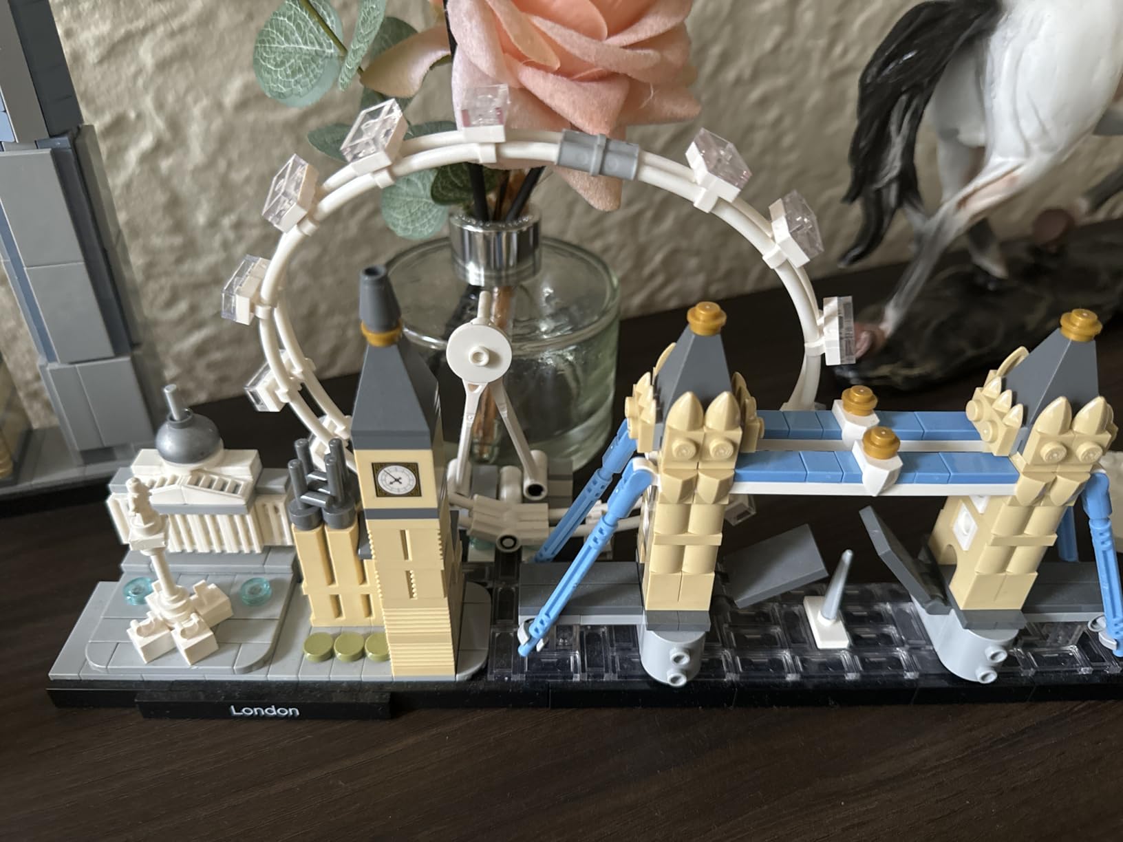 Architecture London Skyline Collection 21034 Building Set Model Kit and Gift for Kids and Adults (468 pieces) customer photo 1