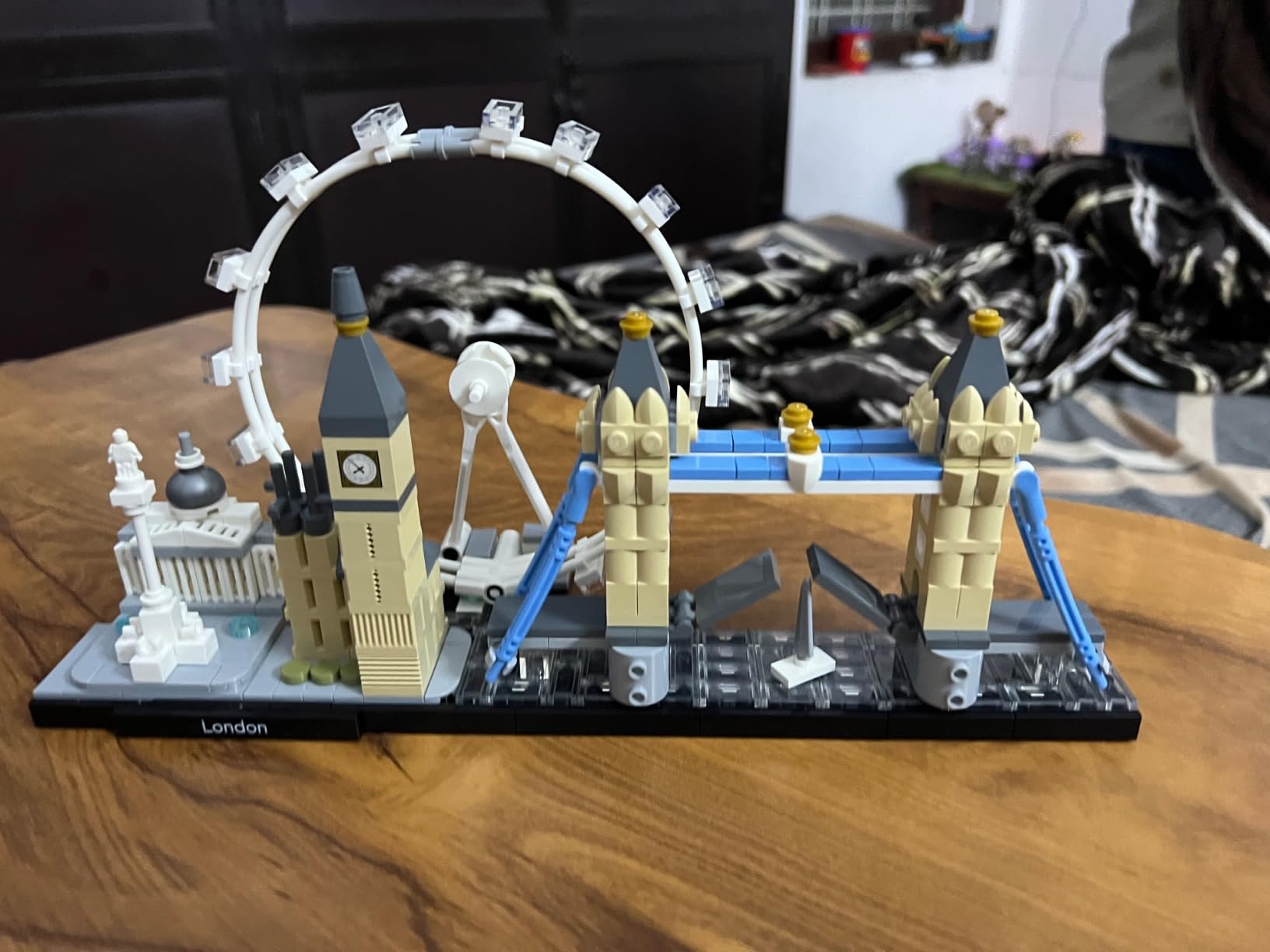 Architecture London Skyline Collection 21034 Building Set Model Kit and Gift for Kids and Adults (468 pieces) customer photo 2