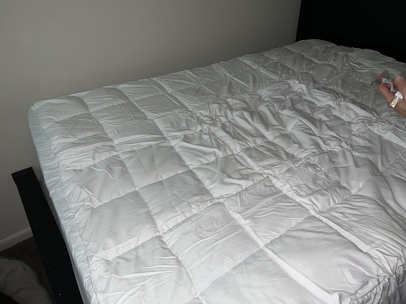 Sleep Innovations Dual Layer 4 Inch Memory Foam Mattress Topper, Queen Size, Ultra Soft Support, 3 Inch Cooling Gel Memory Foam Plus 1 Inch Fluffy Pillow Top Cover customer photo 1