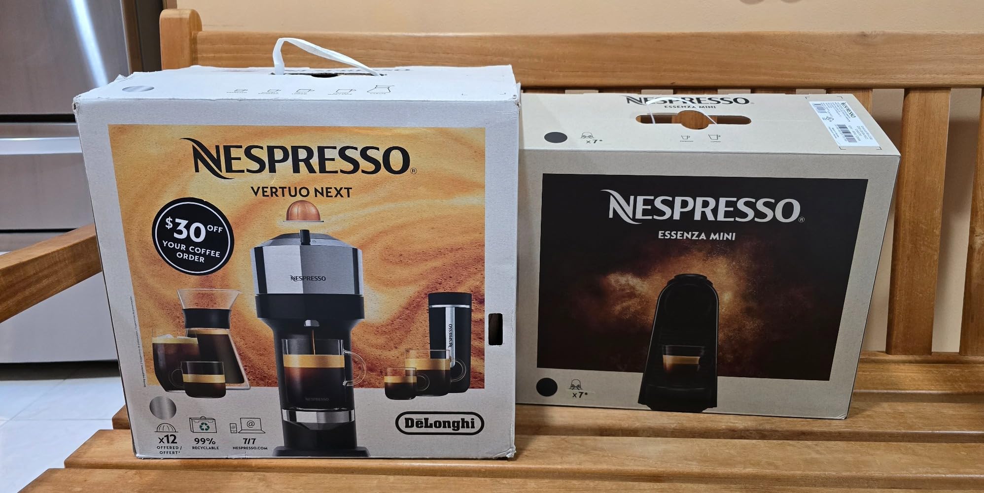 Nespresso Essenza Mini Coffee and Espresso Machine by De'Longhi, 1150 watts, 110ml, Black | Piano black compact espresso machine with 19 bar pressure, 25 second heat-up and 2 programmable cup sizes: Espresso, Lungo. customer photo 1