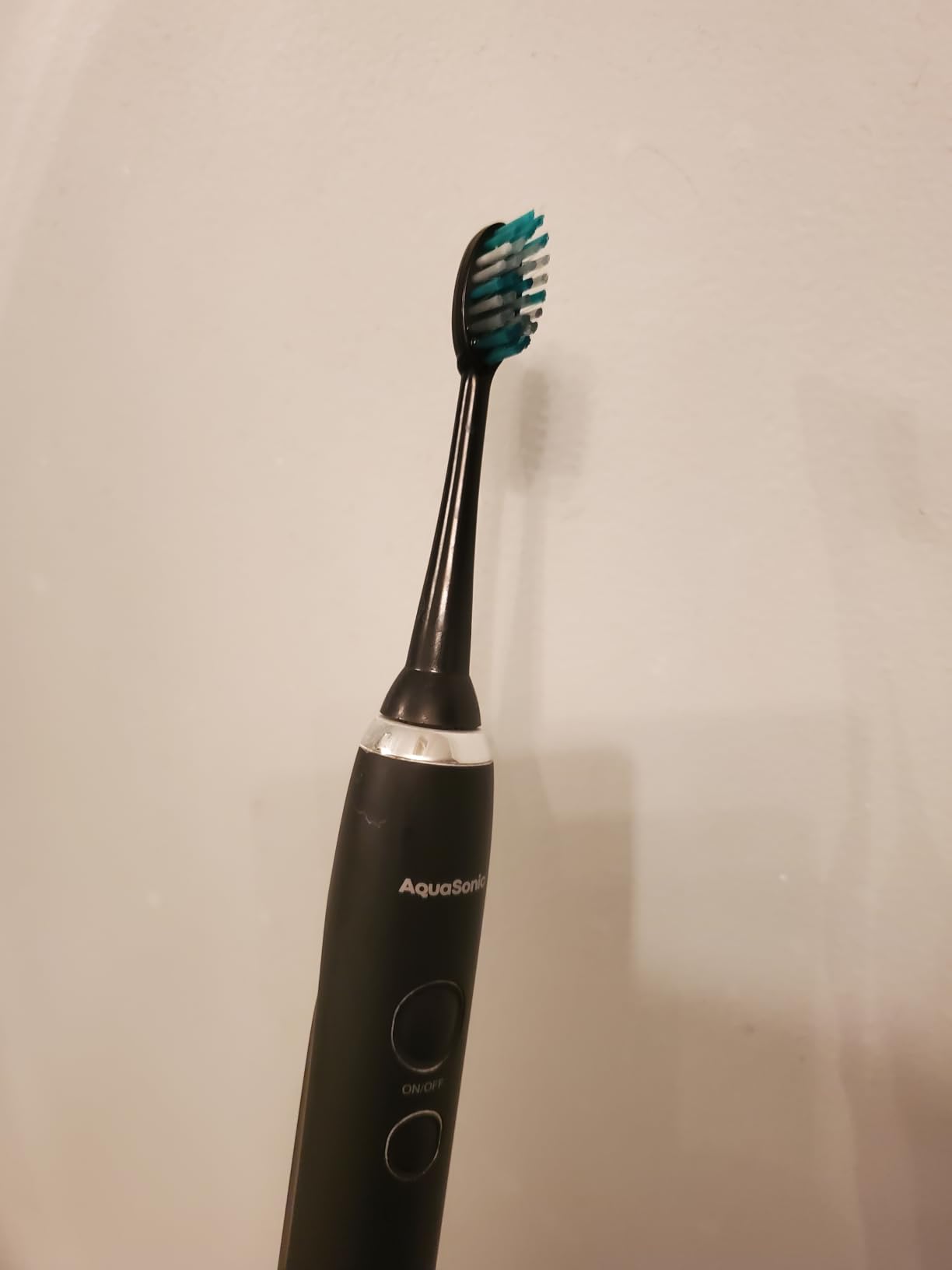 Aquasonic Black Series Ultra Whitening Toothbrush - ADA Accepted Electric Toothbrush - 8 Brush Heads & Travel Case - 40,000 VPM Electric Motor & Wireless Charging - 4 Modes w Smart Timer customer photo 1