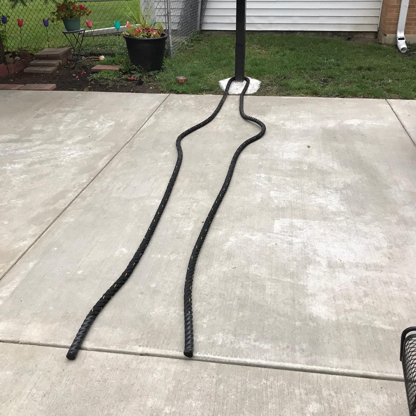 Amazon Basics Battle Rope for Home Gym Workout, Exercise Training Equipment customer photo 1