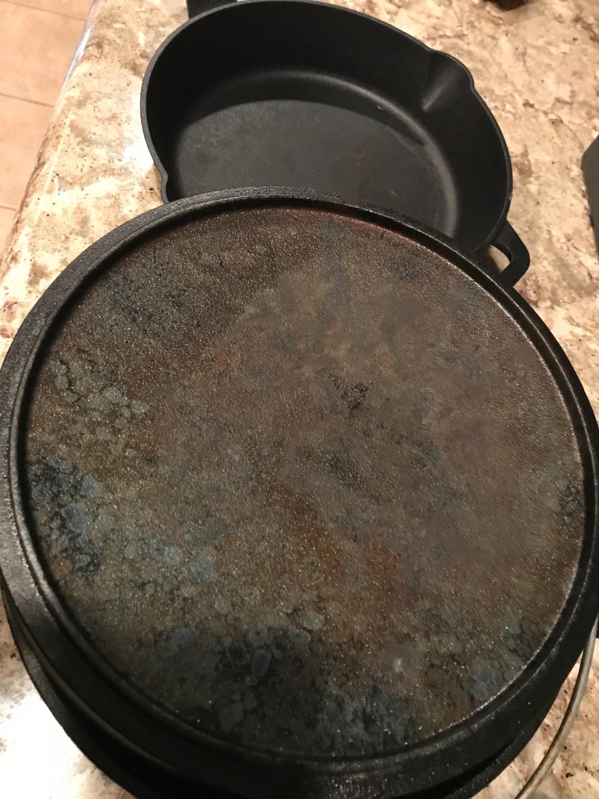 Amazon Basics Pre-Seasoned Cast Iron 5-Piece Cookware Set, Oven Safe, Cooks Evenly, 14.17 x 12.2 x 10.63 in, Black customer photo 2