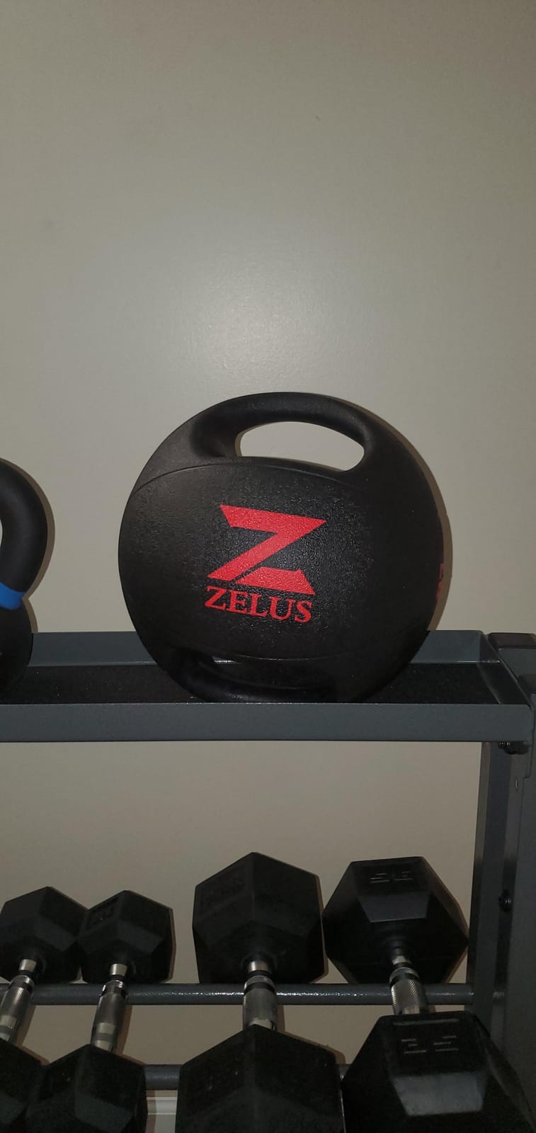 ZELUS Medicine Ball with Dual Grip| 10/20 lbs Exercise Ball |Weight Ball with Handles| Textured Grip Exercise Ball |Strength Training| Core Workouts | 10/20 lb, eco-friendly odorless rubber, dual anti-skid grips, for core strength training mobility, home gym crossfit customer photo 2