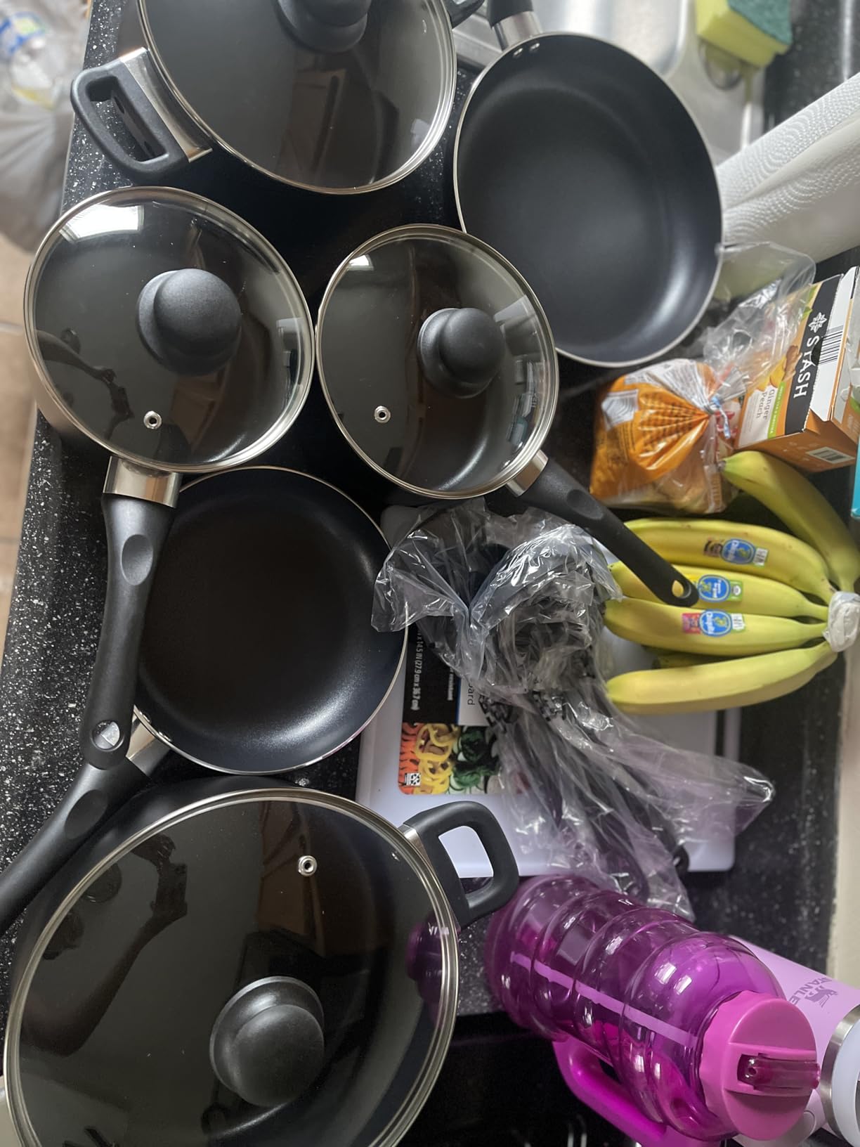 Amazon Basics Non-Stick Kitchen Cookware 15-Piece Set with Stay-Cool Handles, Even Heating, Non-Induction, Includes Pots, Pans, and Utensils, Black customer photo 2