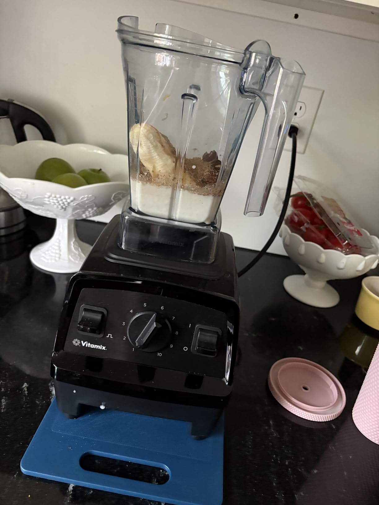 Vitamix E310 Explorian Blender, Professional-Grade, Self-Cleaning 48 oz. Container, Black customer photo 1