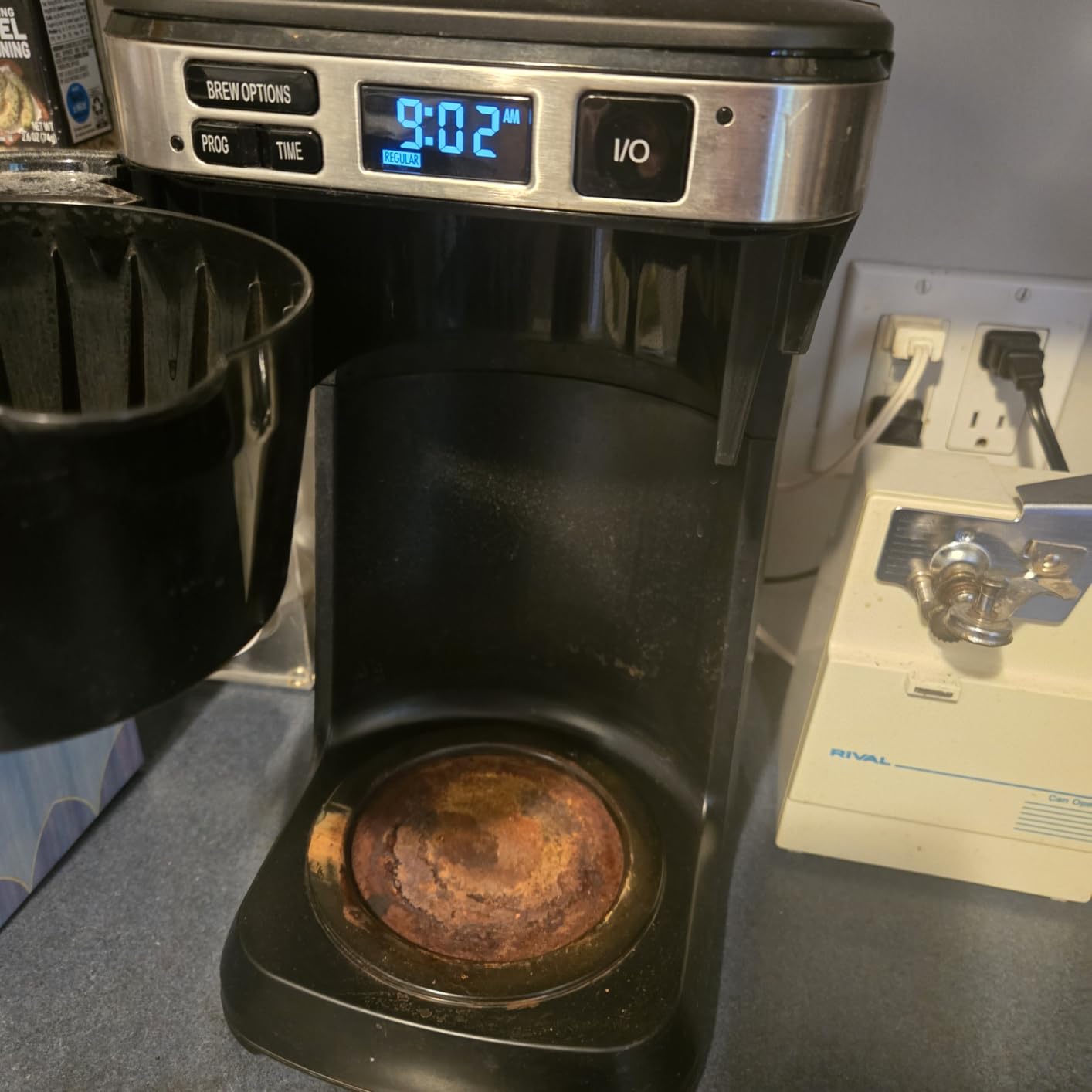 Hamilton Beach FrontFill 12 Cup Programmable Drip Coffee Maker | Regular & Bold Brew Options | Auto Pause and Pour | Glass Carafe | Black with Stainless Accents | 46310 customer photo 2